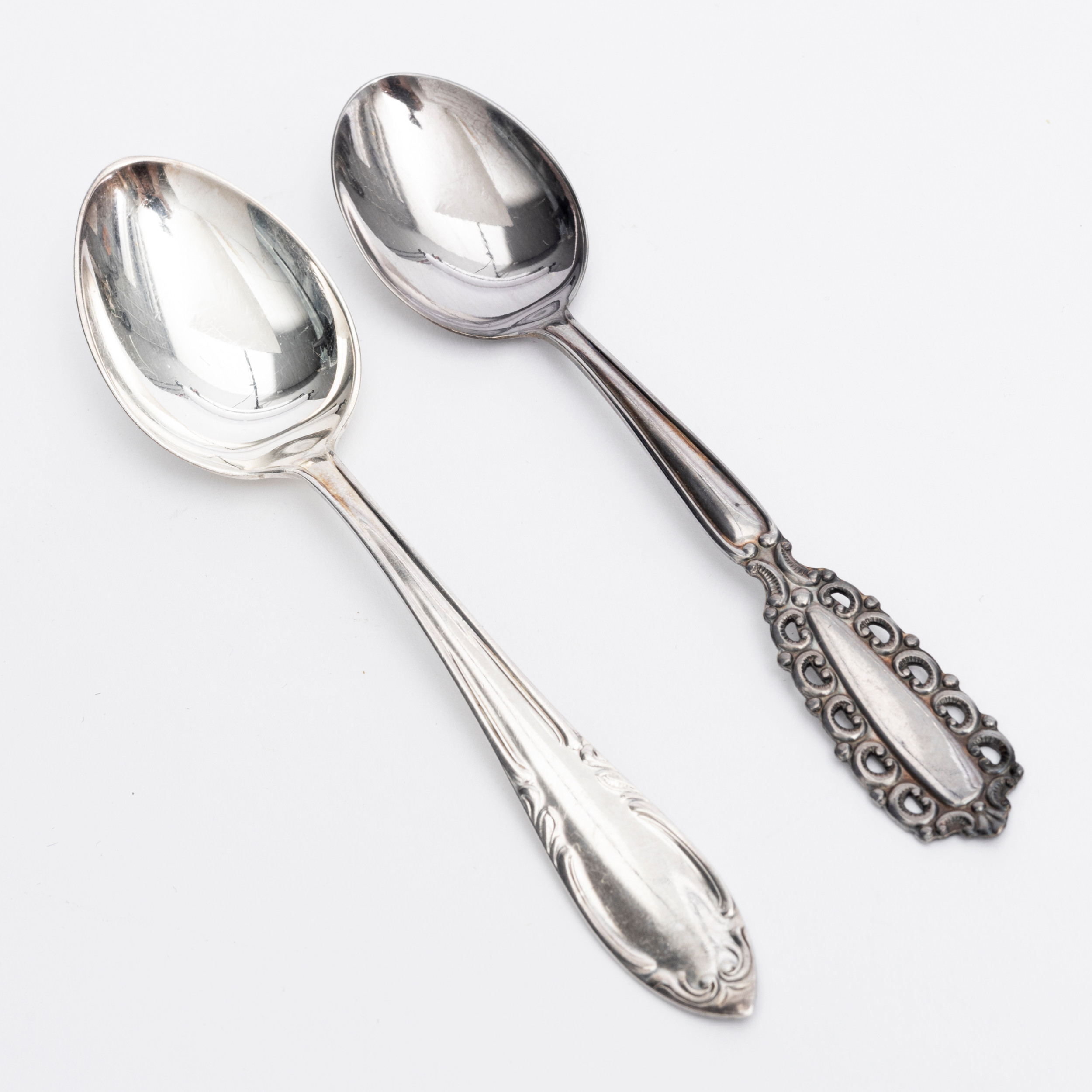 KAFFESKEDAR, 9+8 delar, silver, "Carmen" samt "Slottsbarock", GAB respektive C G Hallberg, 1900-tal.