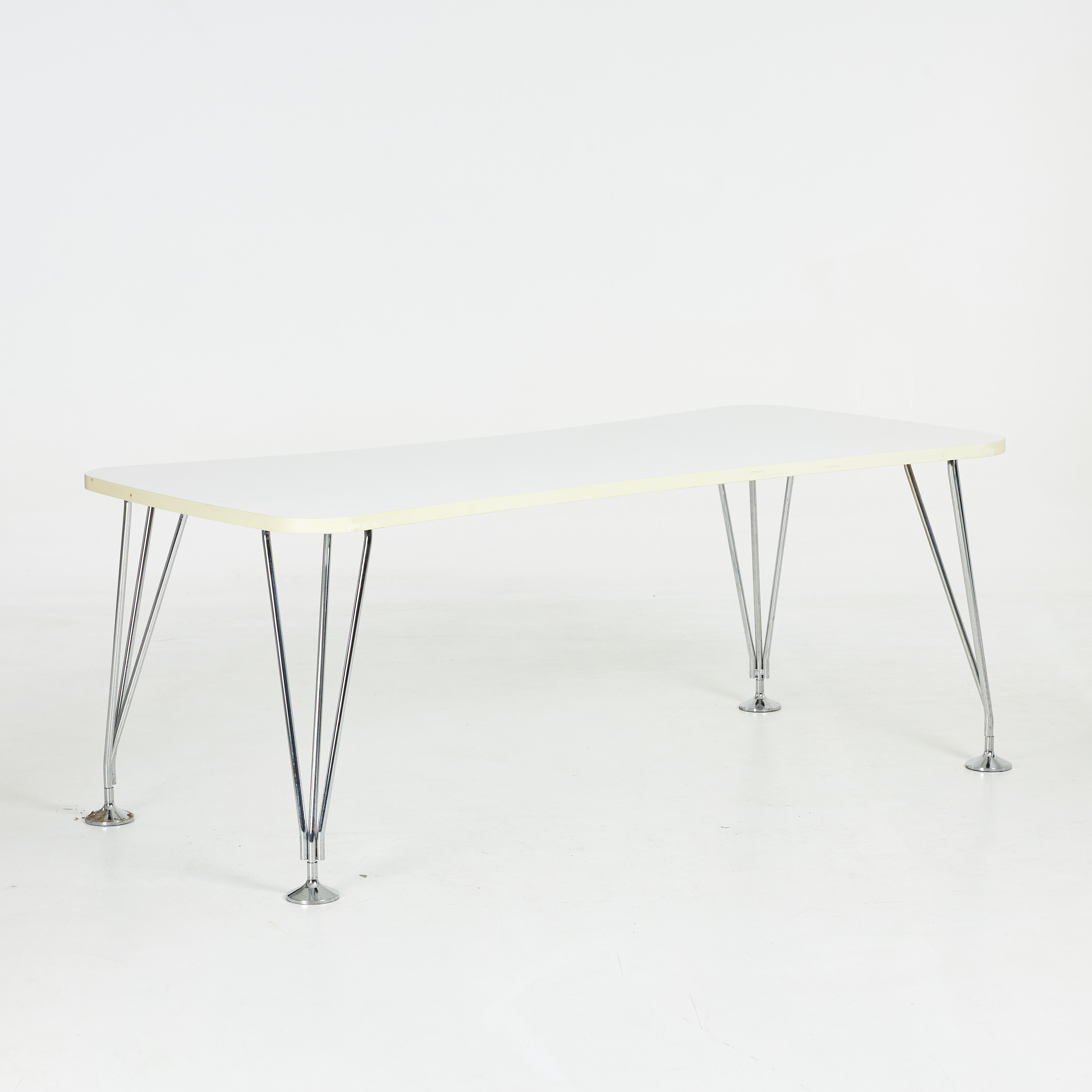 FERRUCCIO LAVIANI. "Max Table", skrivbord, Kartell, Italien, skiva med vit laminat, ben i kromat stål.