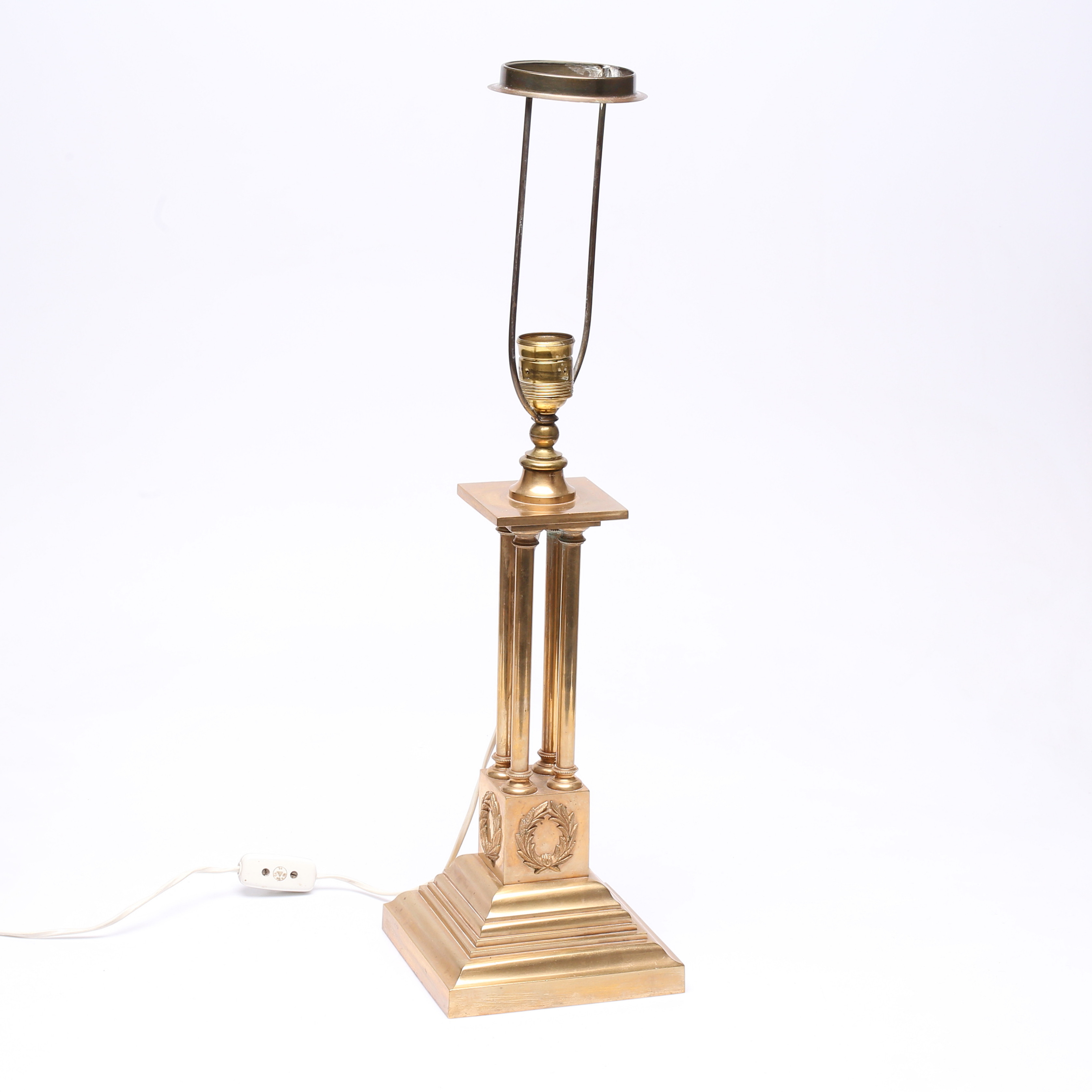 BORDSLAMPA empirestil, mässing, 1900-talets början.