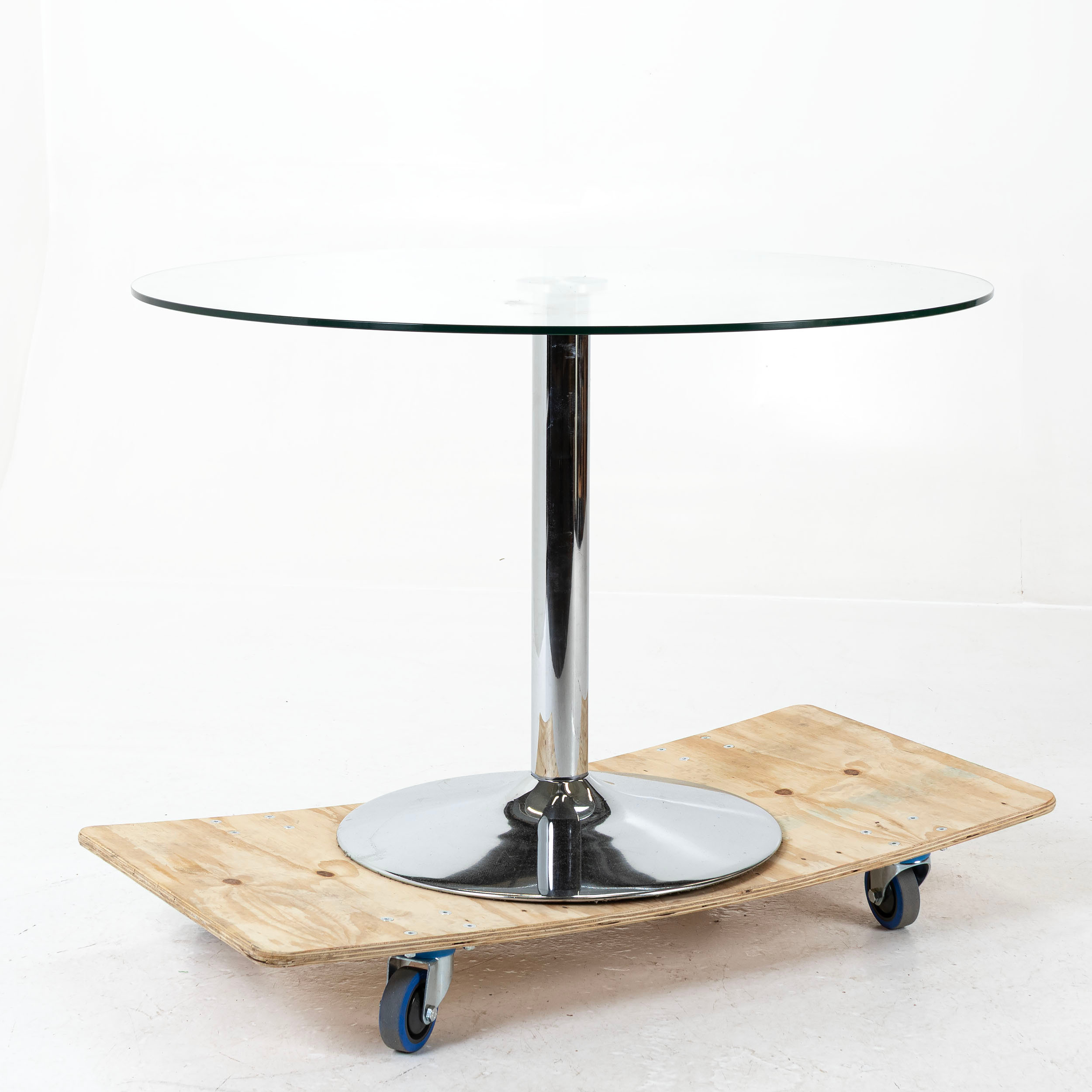 BORD, glasskiva med kromad stomme, samtida tillverkning.