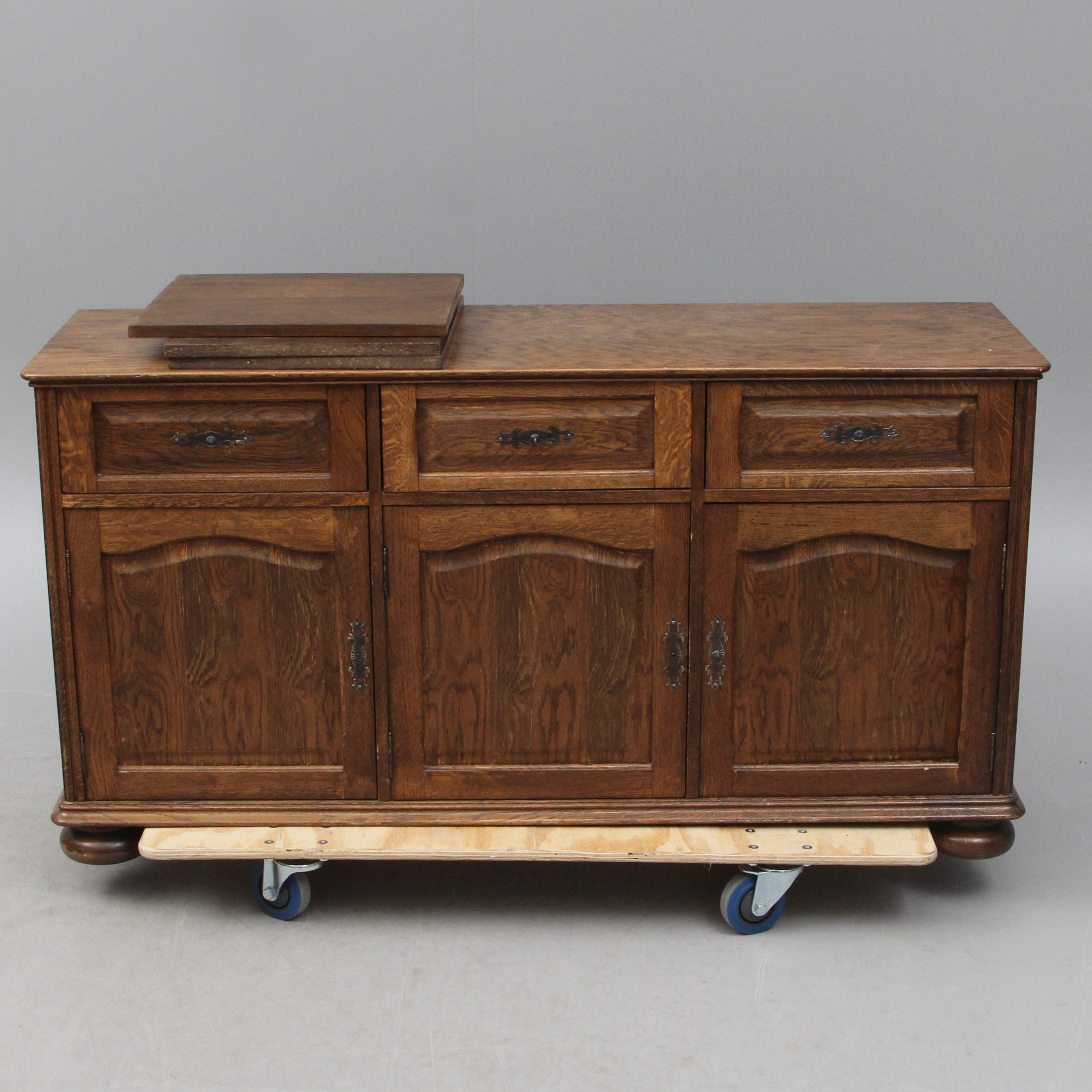 SIDEBOARD, ek, 1900-tal.