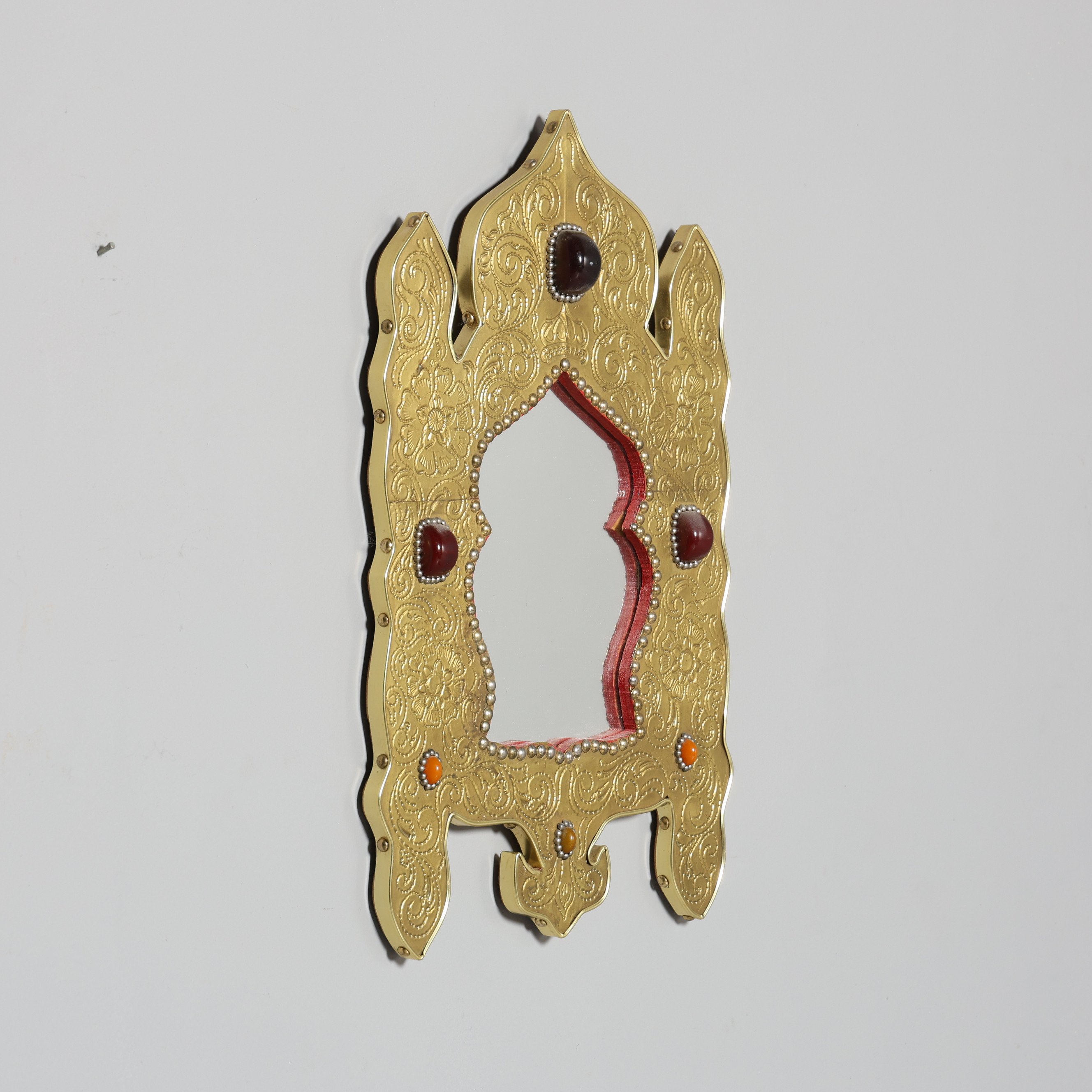 SPEGEL, trä samt metallram, orientalisk stil.