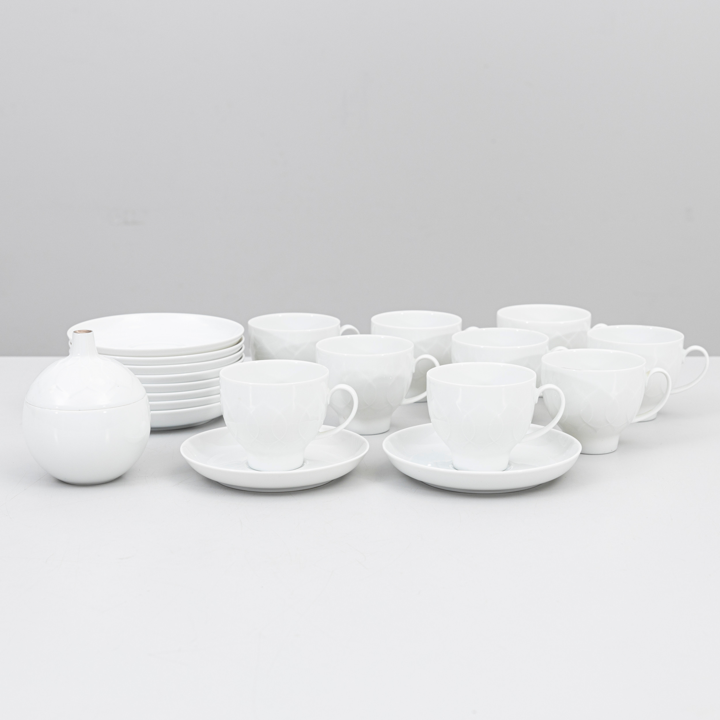 BJÖRN WIINBLAD. Kaffeservis, 10 delar, "Lotus", porslin, Studio-Linie, Rosenthal, Tyskland.