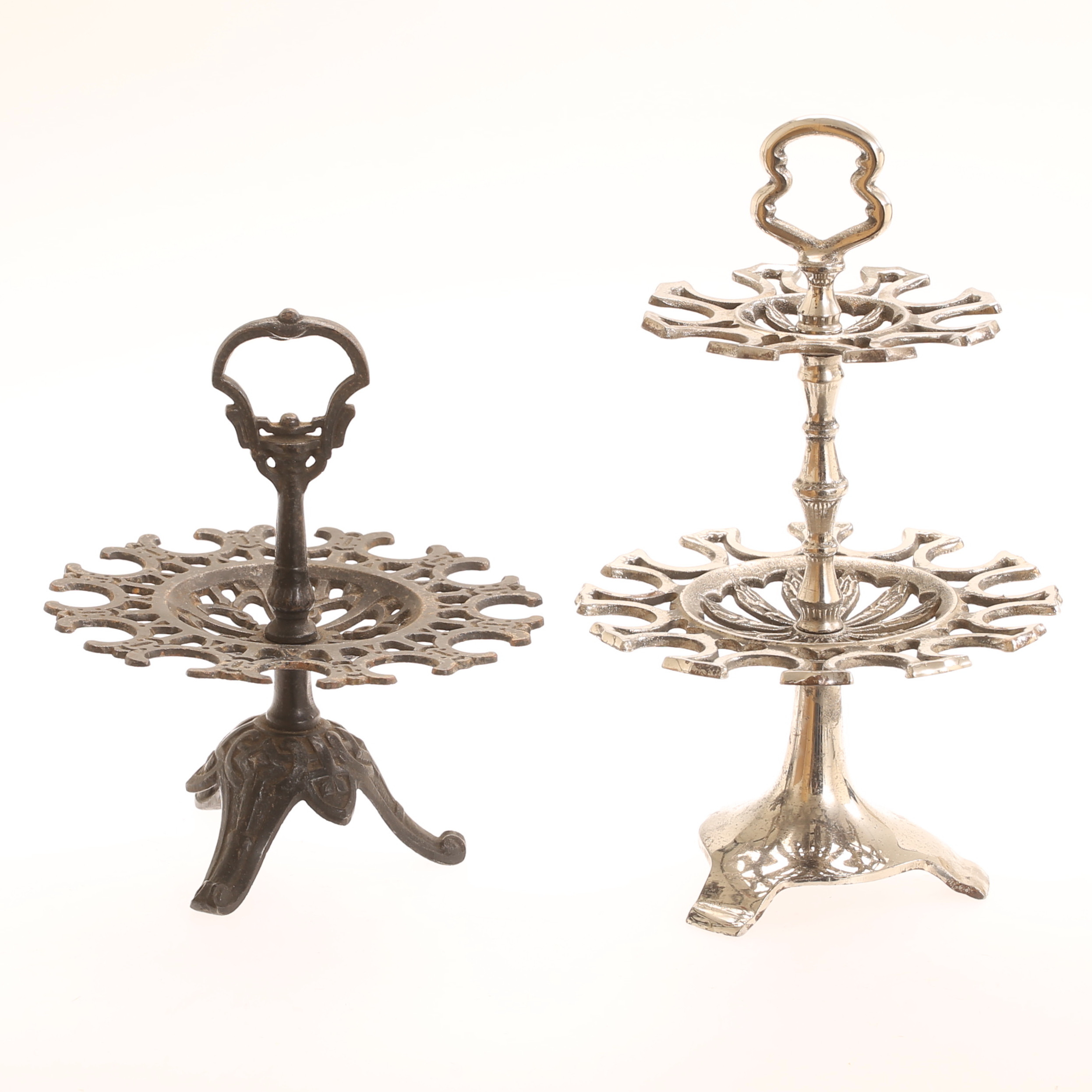 PIPSTÄLL, 2 stycken, metall, 1900-tal.