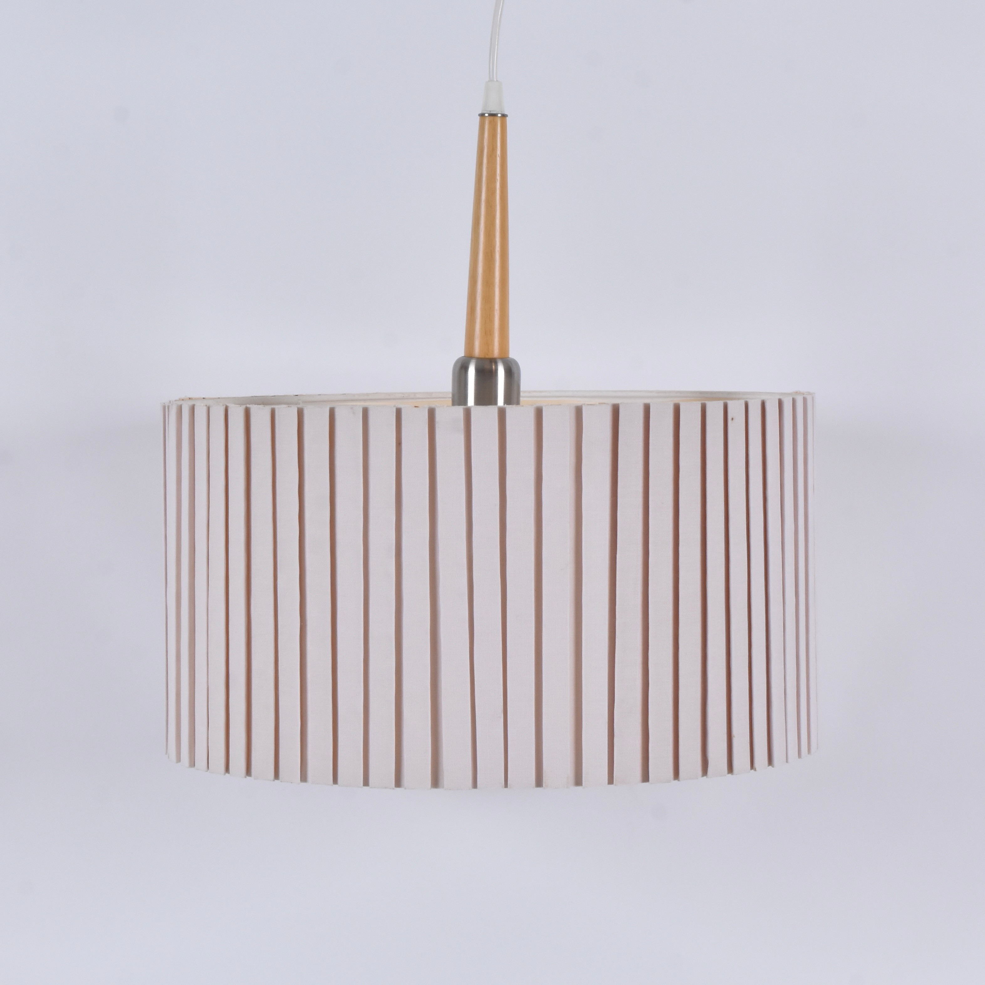 TAKLAMPA, Aneta, 1900-talets andra hälft.