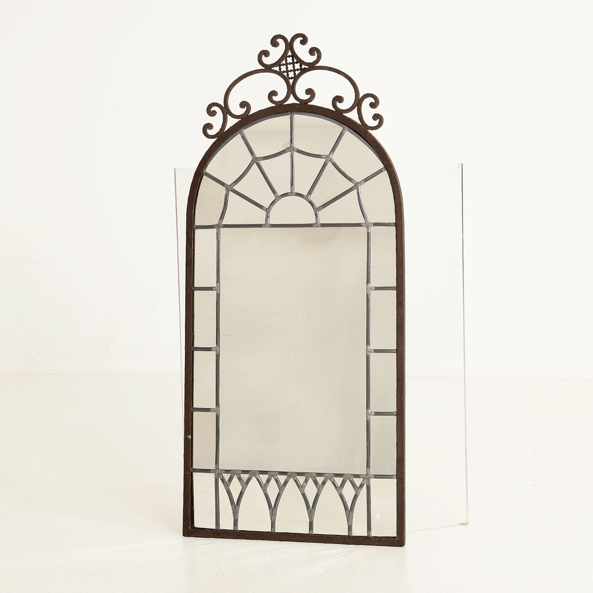 SPEGEL, 98 cm hög, Sverige 1900-talets mitt.