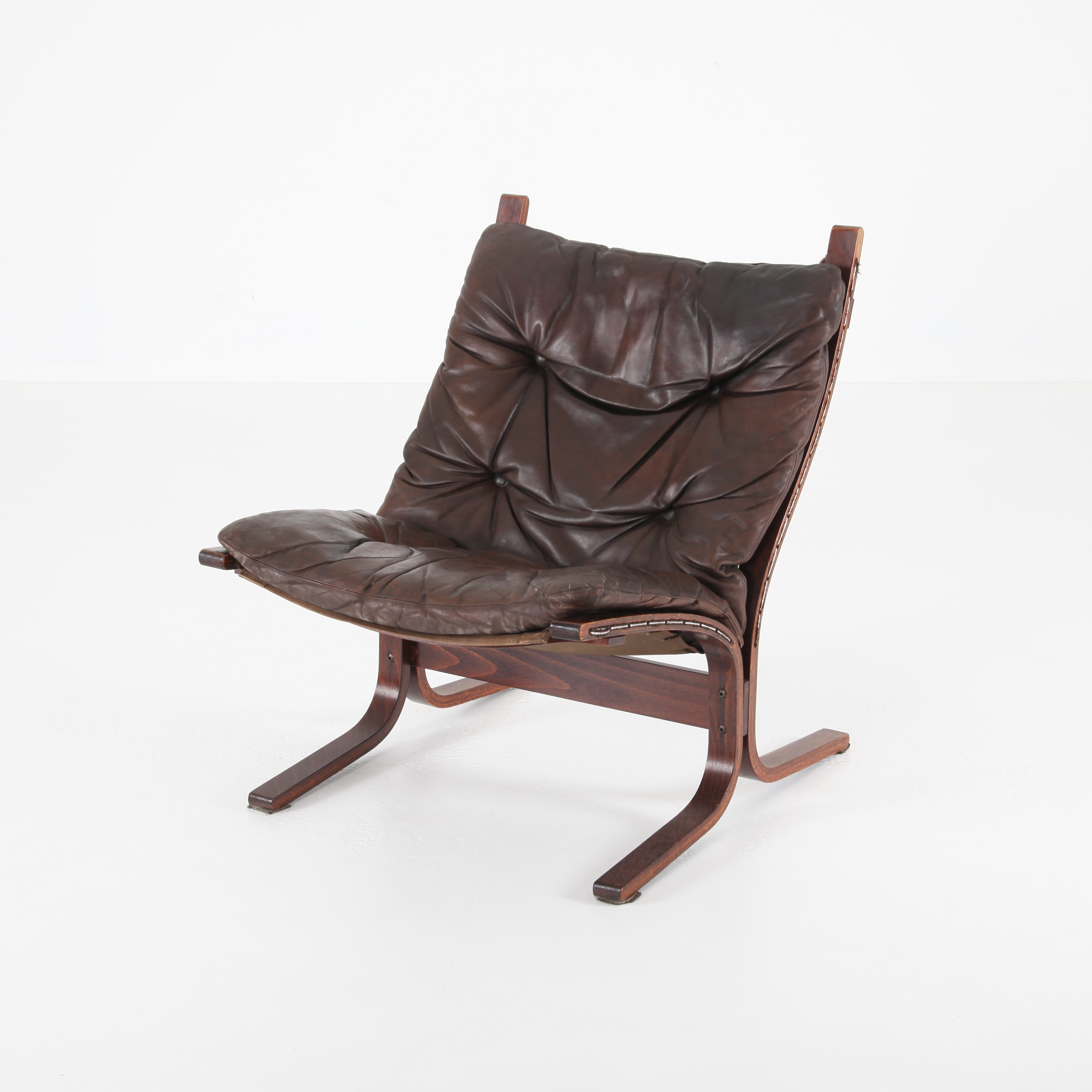 INGMAR RELLING. 1920-2002. Fåtölj, "Siesta", skinn, 1900-talets andra hälft.