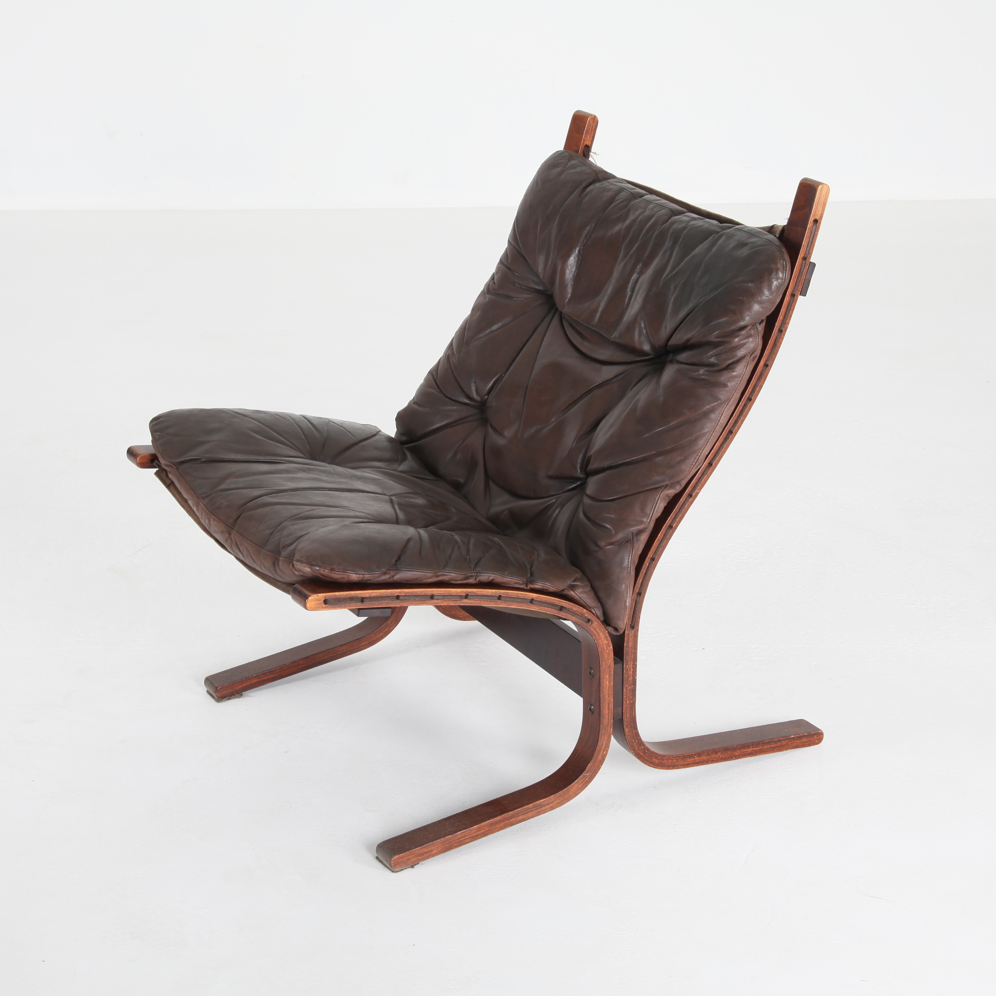 INGMAR RELLING. 1920-2002. Fåtölj, "Siesta", skinn, 1900-talets andra hälft.