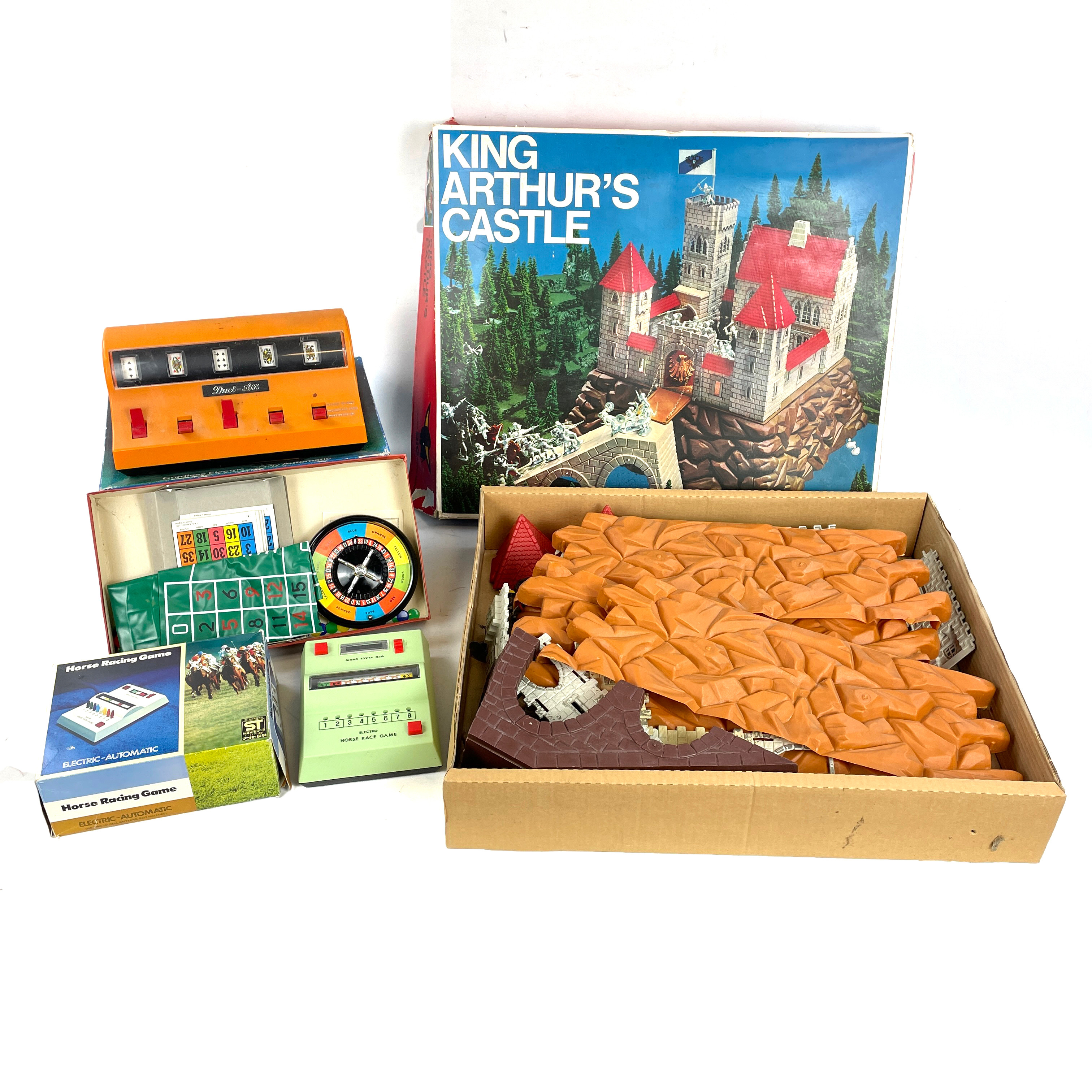 SPEL & BYGGSATS, 4 st. Plast, 1900-tal.