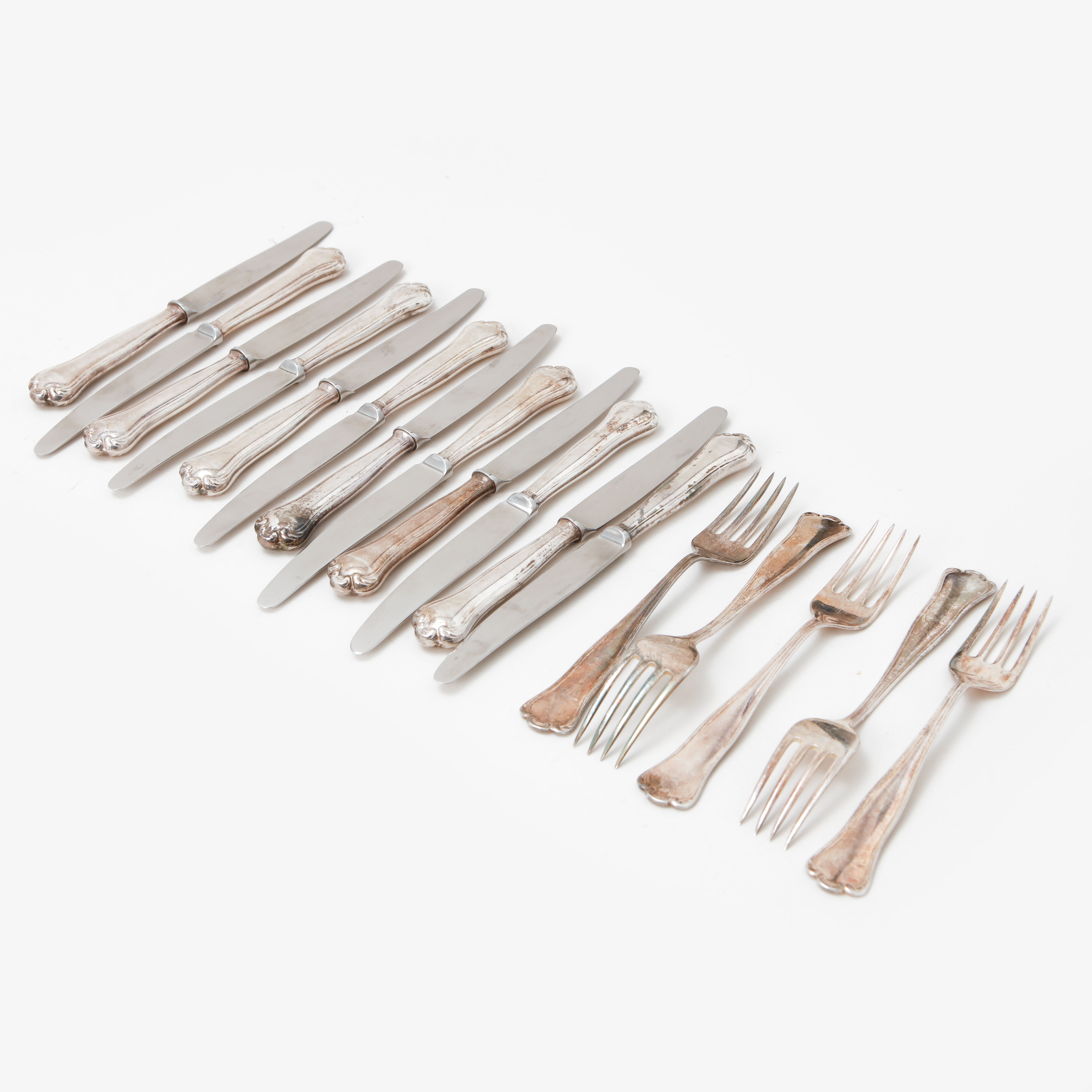 BESTICKSERVIS, 17 delar, "Kungsholm", silver, Total vikt 700 gram.