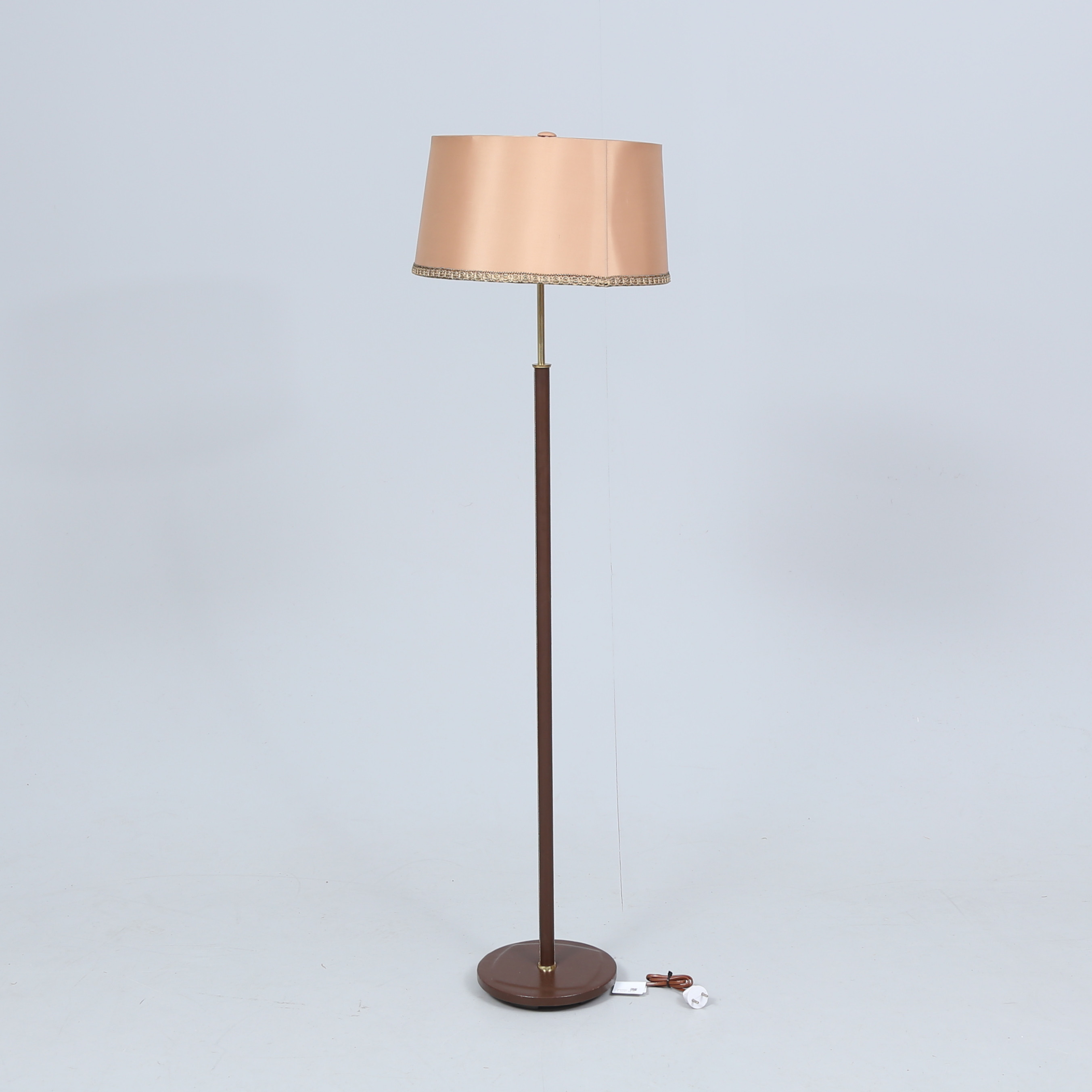 GOLVLAMPA, EAE Eskilstuna, 1900-tal.