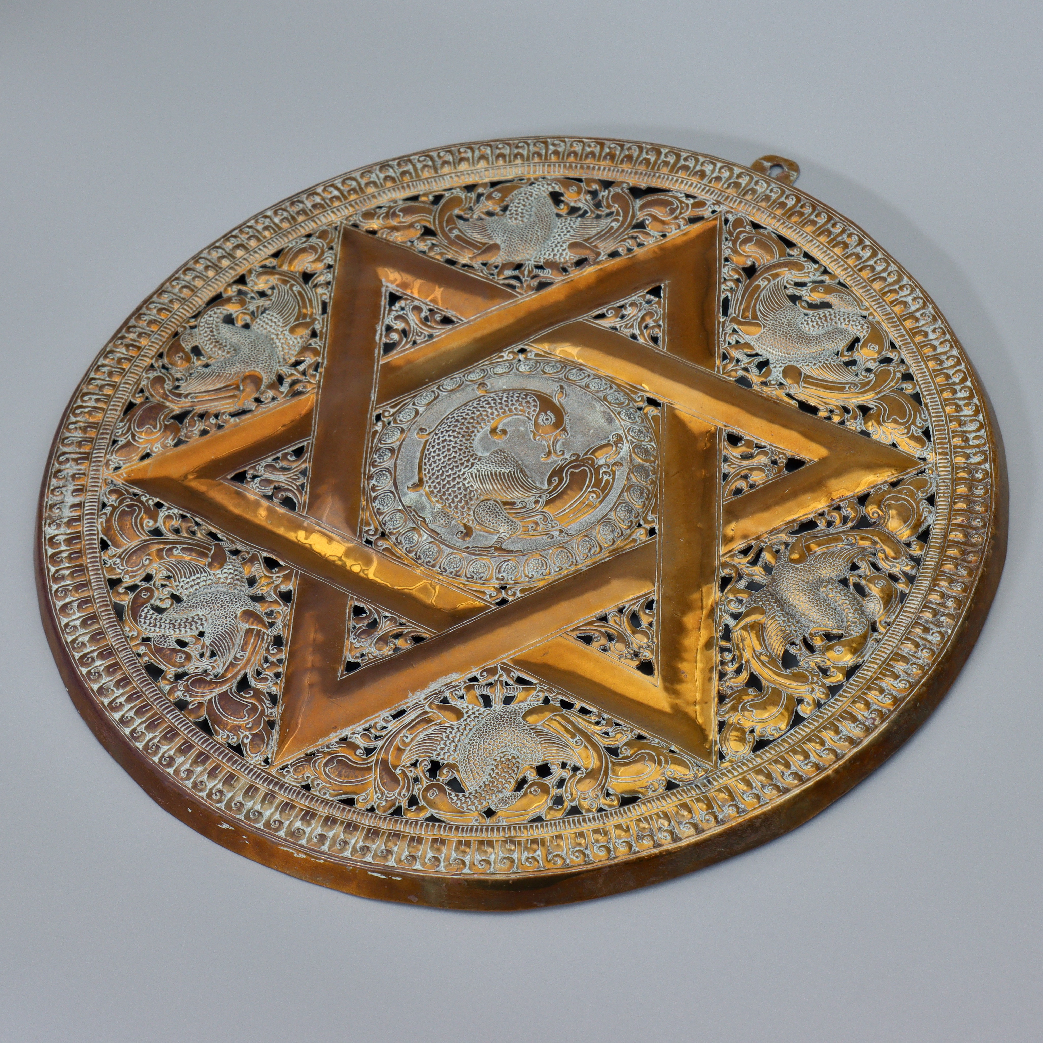 VÄGGDEKORATION TANTRISK MANDALA (34cm) GENOMBRUTEN DEKOR, 1900-TAL.