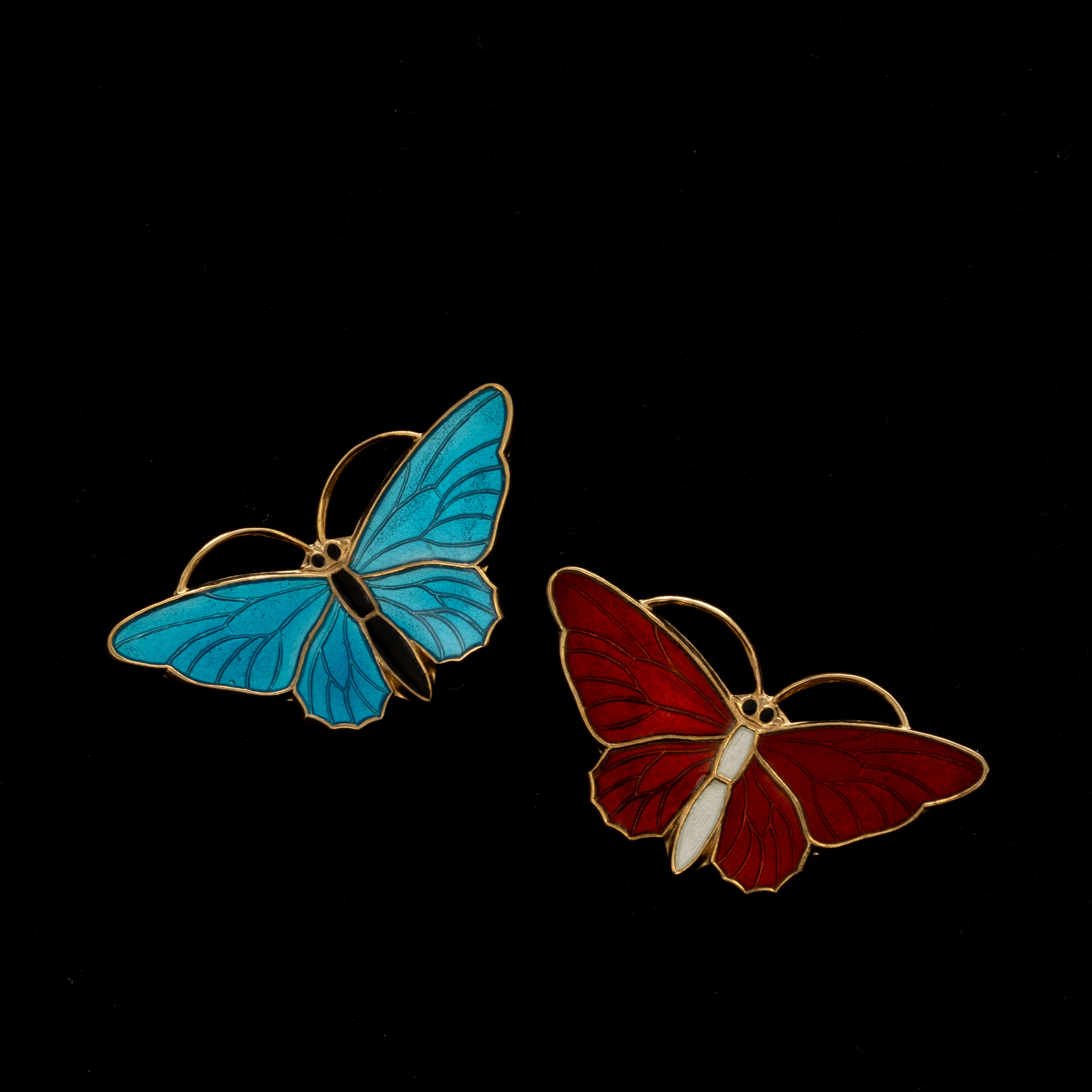 BROSCHER, 2 st, Förgyllt sterlingsilver, Norge.