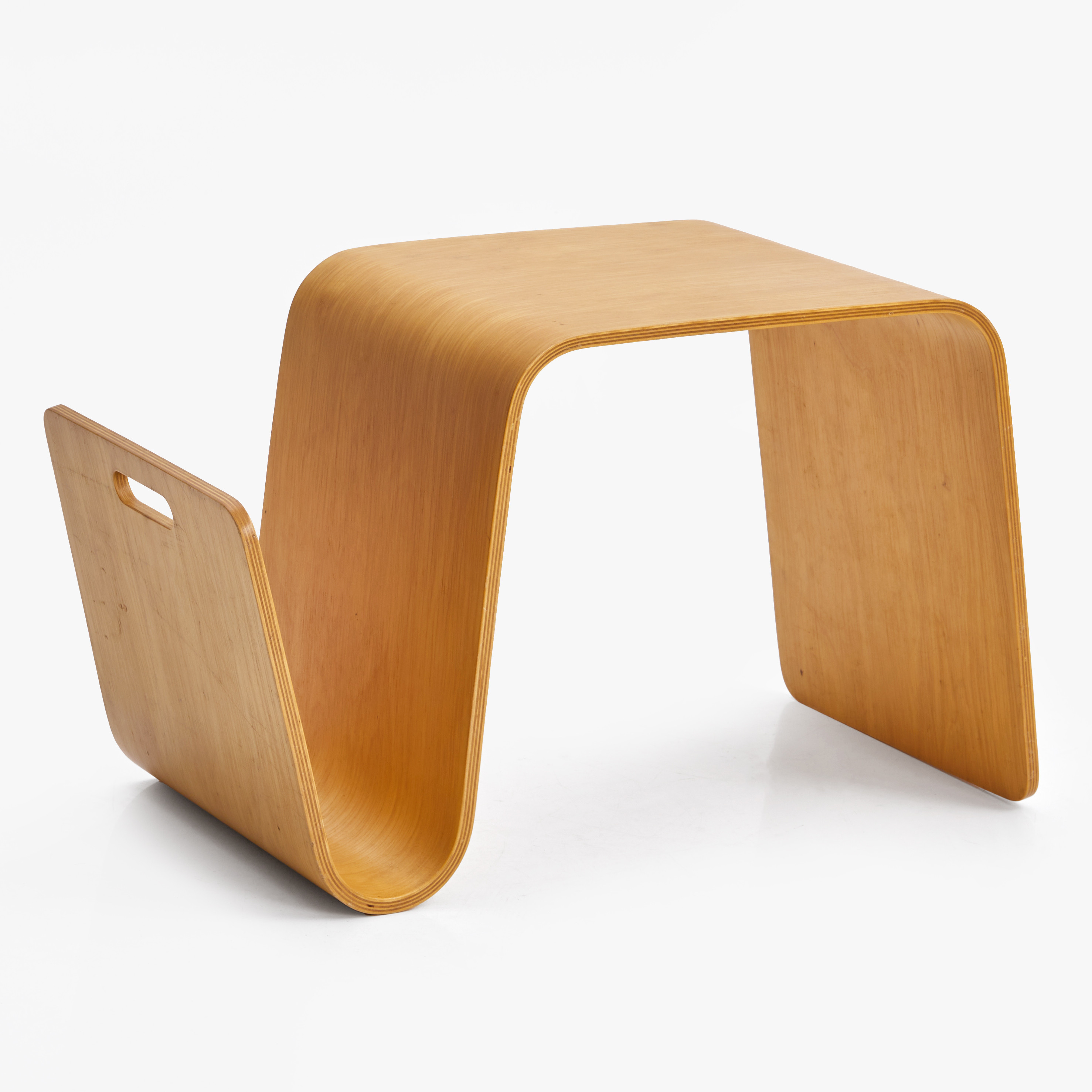 ERIC PFEIFFER. "Mag", Offi, sidobord med tidningsställ, böjträ, 2000-tal.