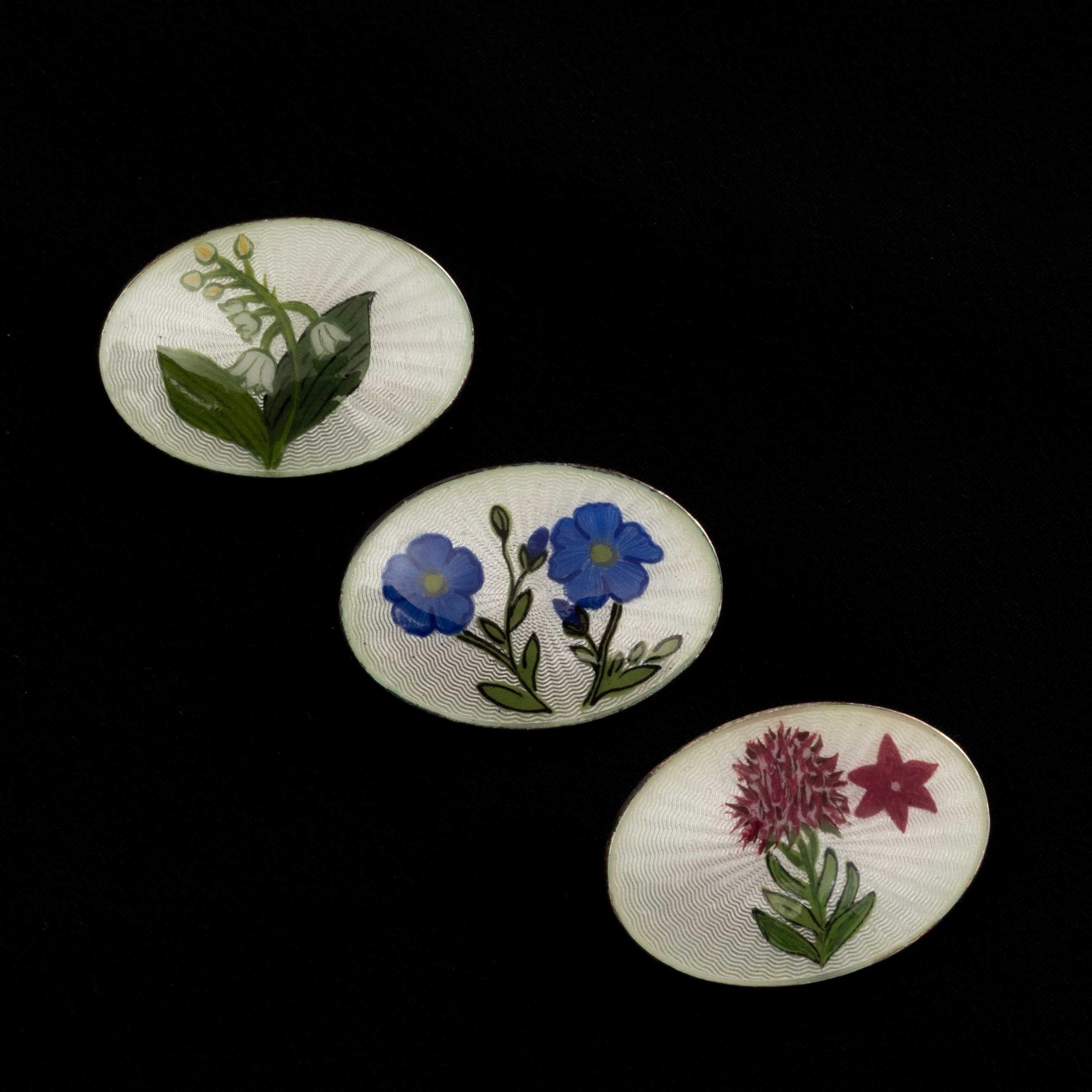 BROSCHER, 3 st, Sterlingsilver, Emaljdekor.