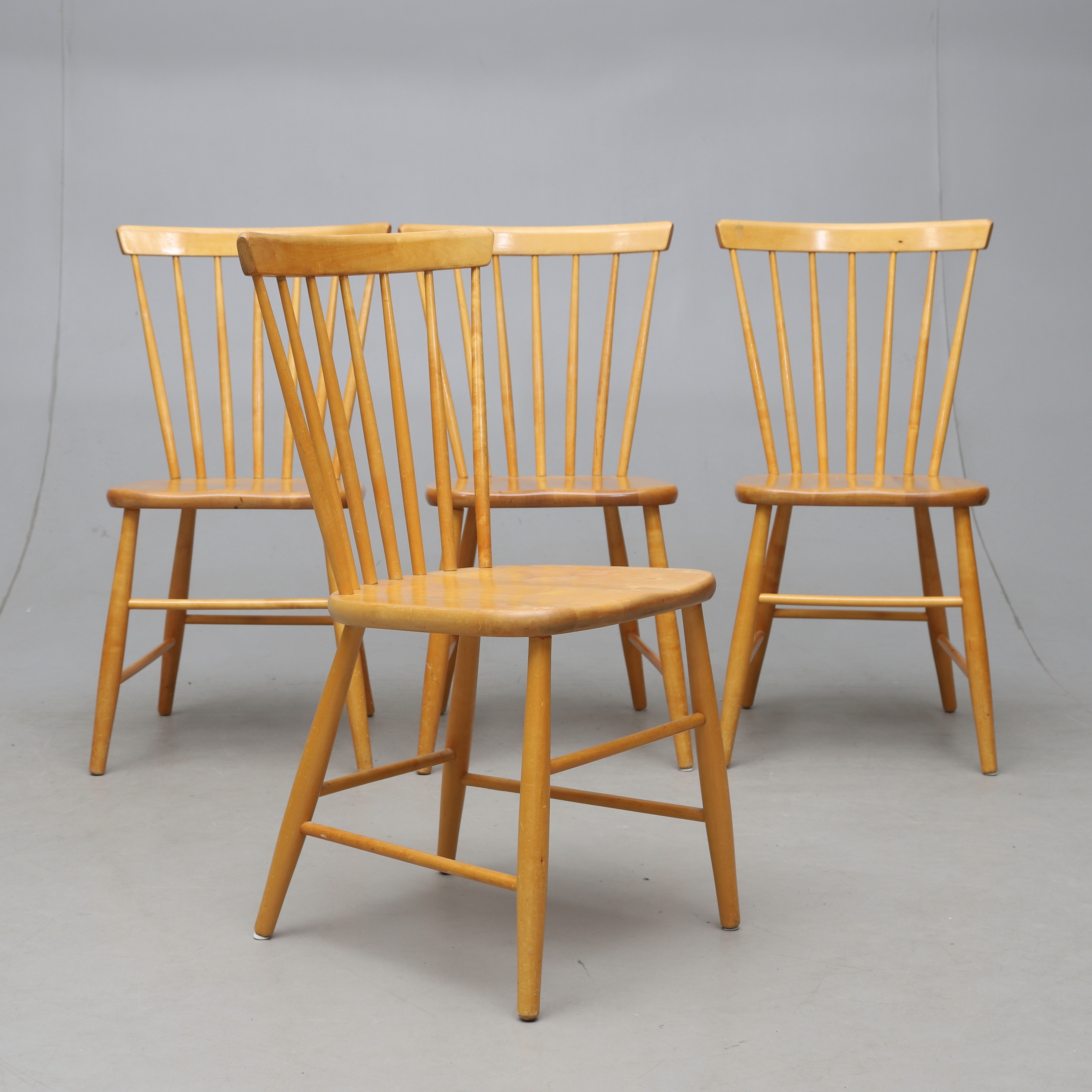 PINNSTOLAR, 4 st, björk, 1960-tal.