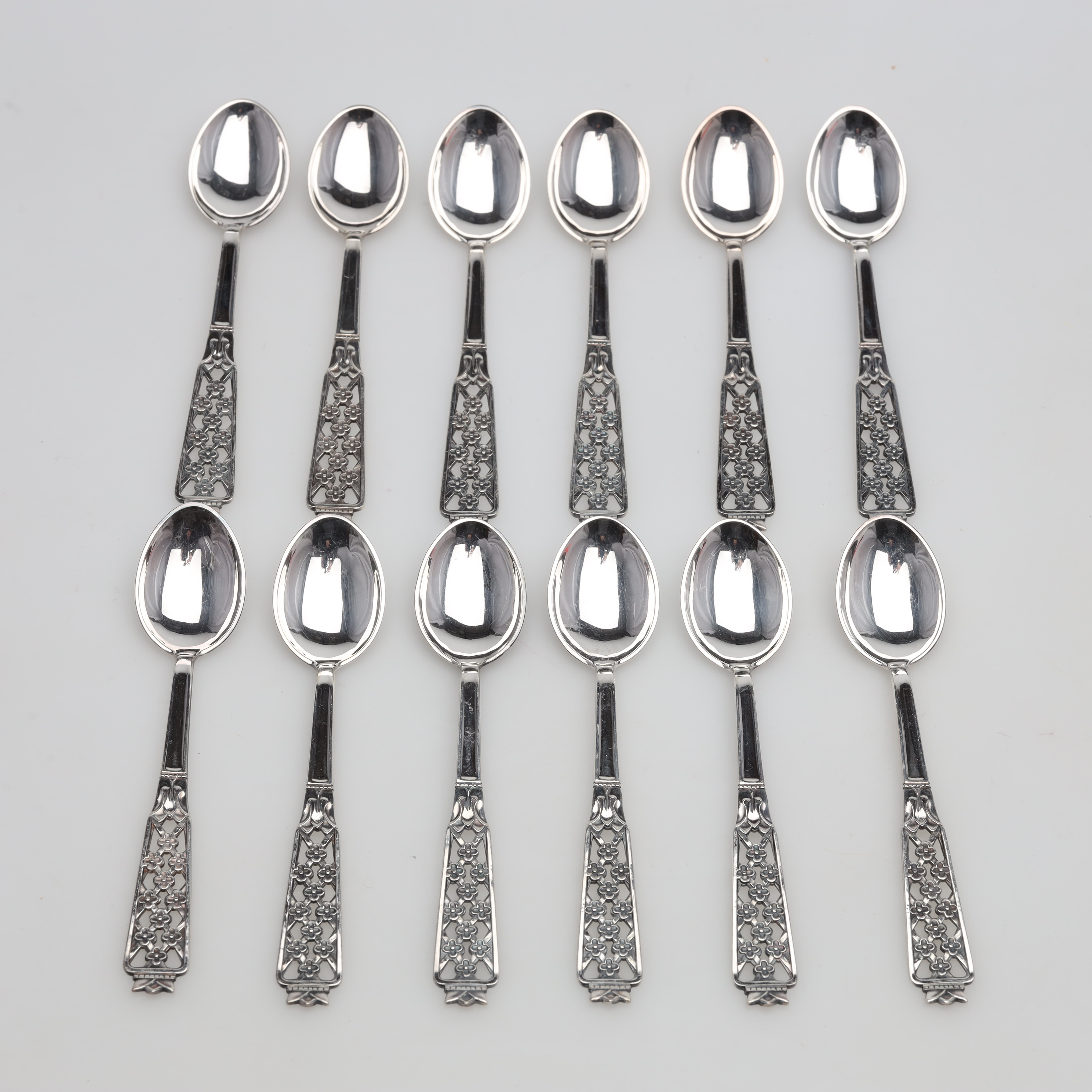 SKEDAR, 12 stycken, modell Princess, silver, vikt ca 110 gram.