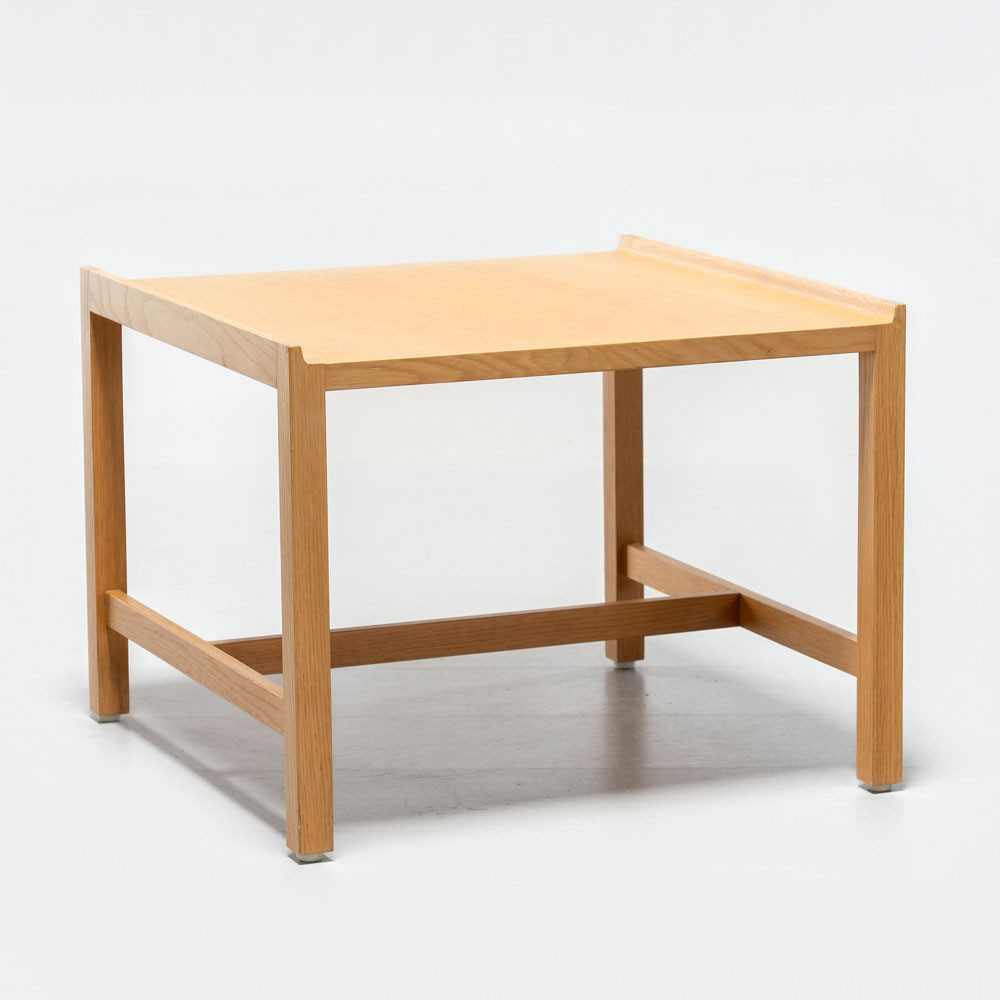 KARL ERIK EKSELIUS. Bord/ Soffbord, Ek, 1900-tal.