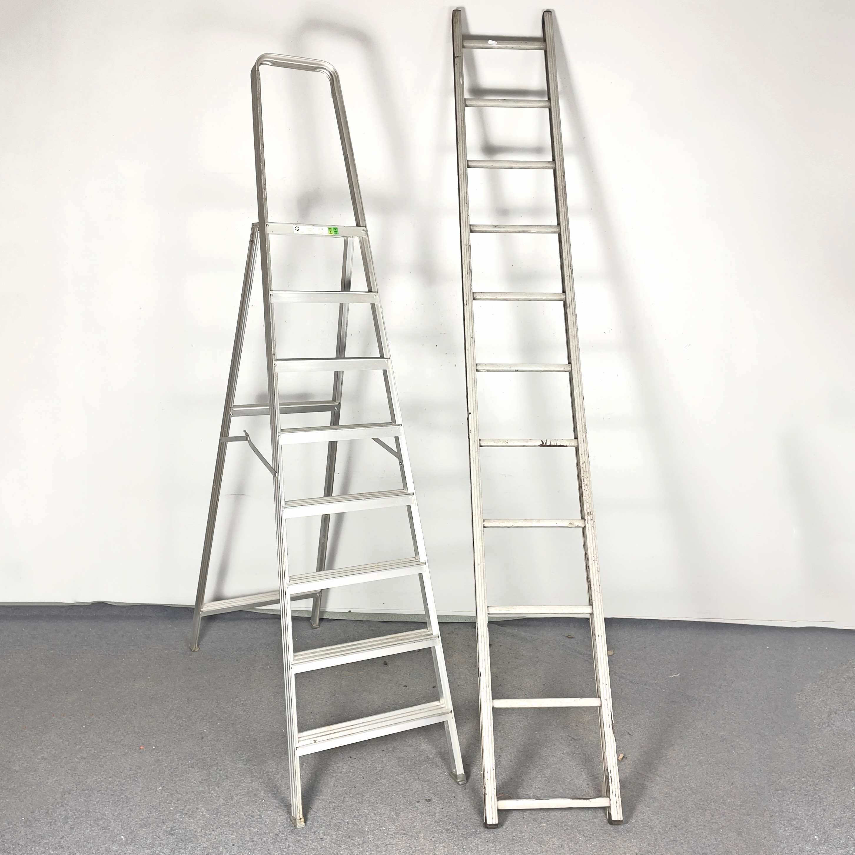 STEGAR, 2 st. Metall, bl.a. "500 B", Plastmetall i Värnamo AB, 1900-talets senare del.