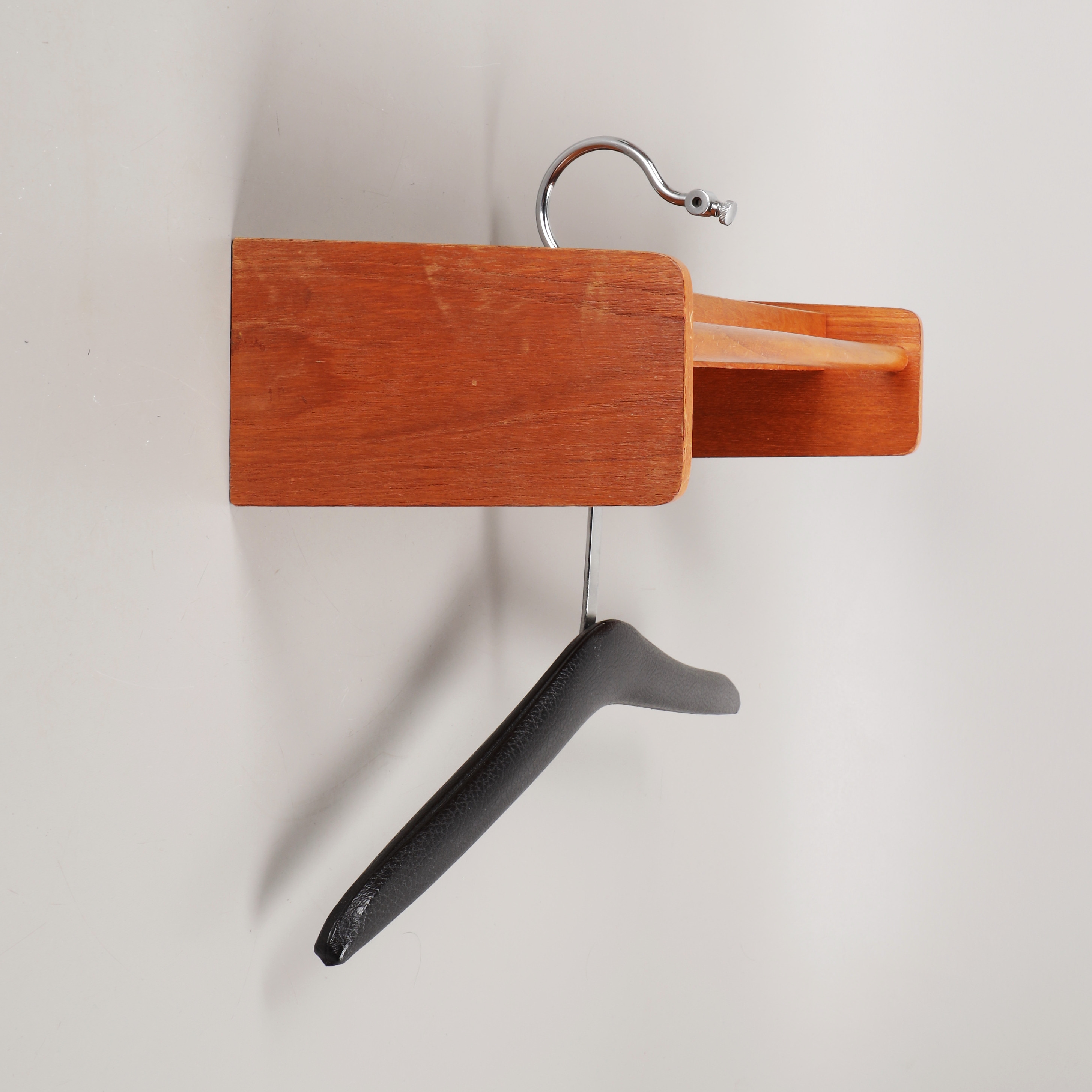 HALLHYLLA MED KLÄDHÄNGARE, teak/metall/plast, 1960-tal.