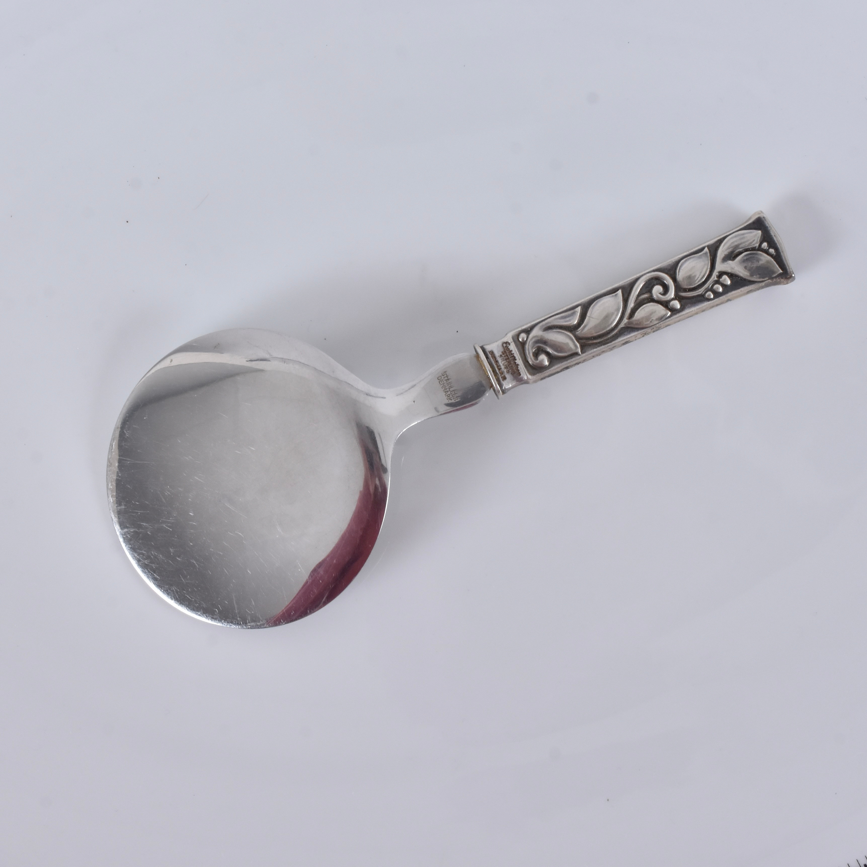 EVALD NIELSEN. TÅRTSPADE, sterlingsilver och rostfritt stål, modell no 30 (leaf).