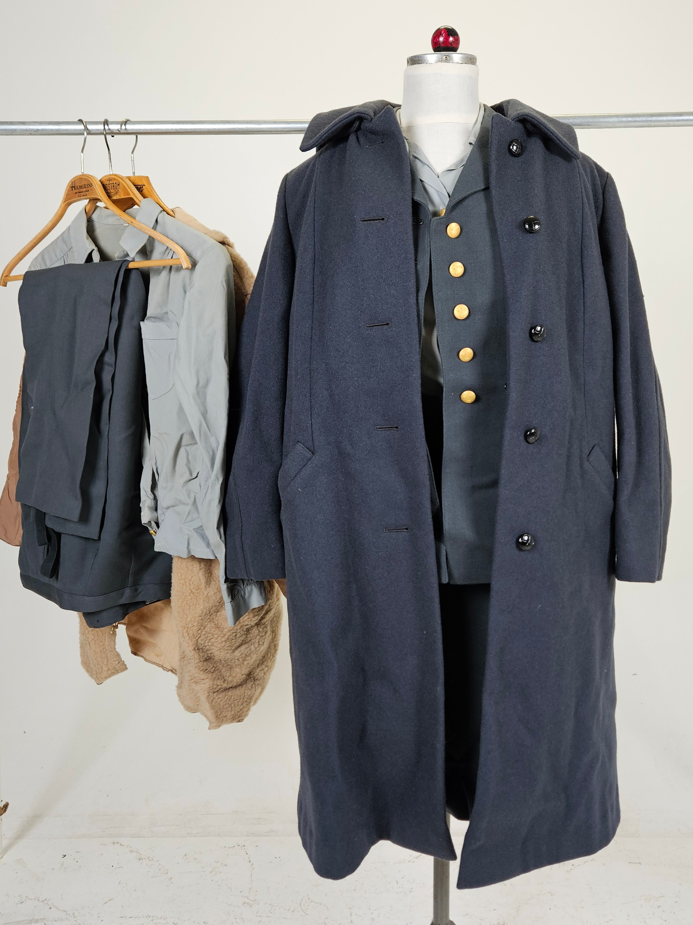 MILITÄRKLÄDER, Svenska försvaret, 7 delar.