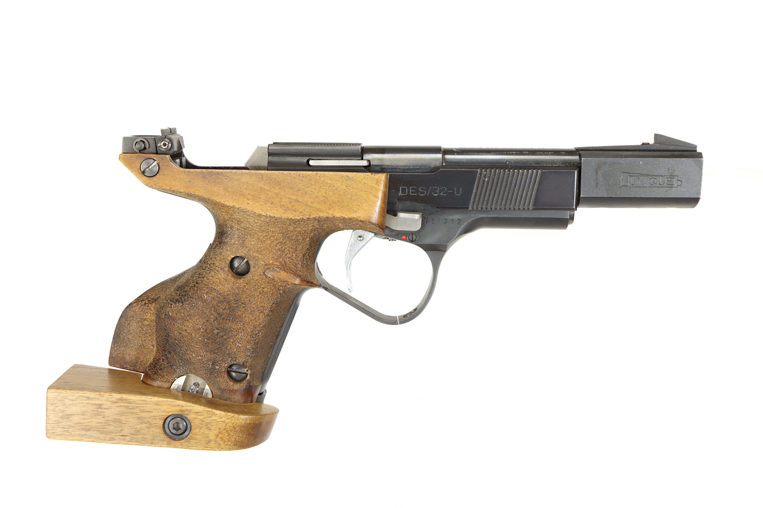 PISTOL, fabrikat Unique, modell DES/32-U, kaliber .32WC, tillv.nr 781282.