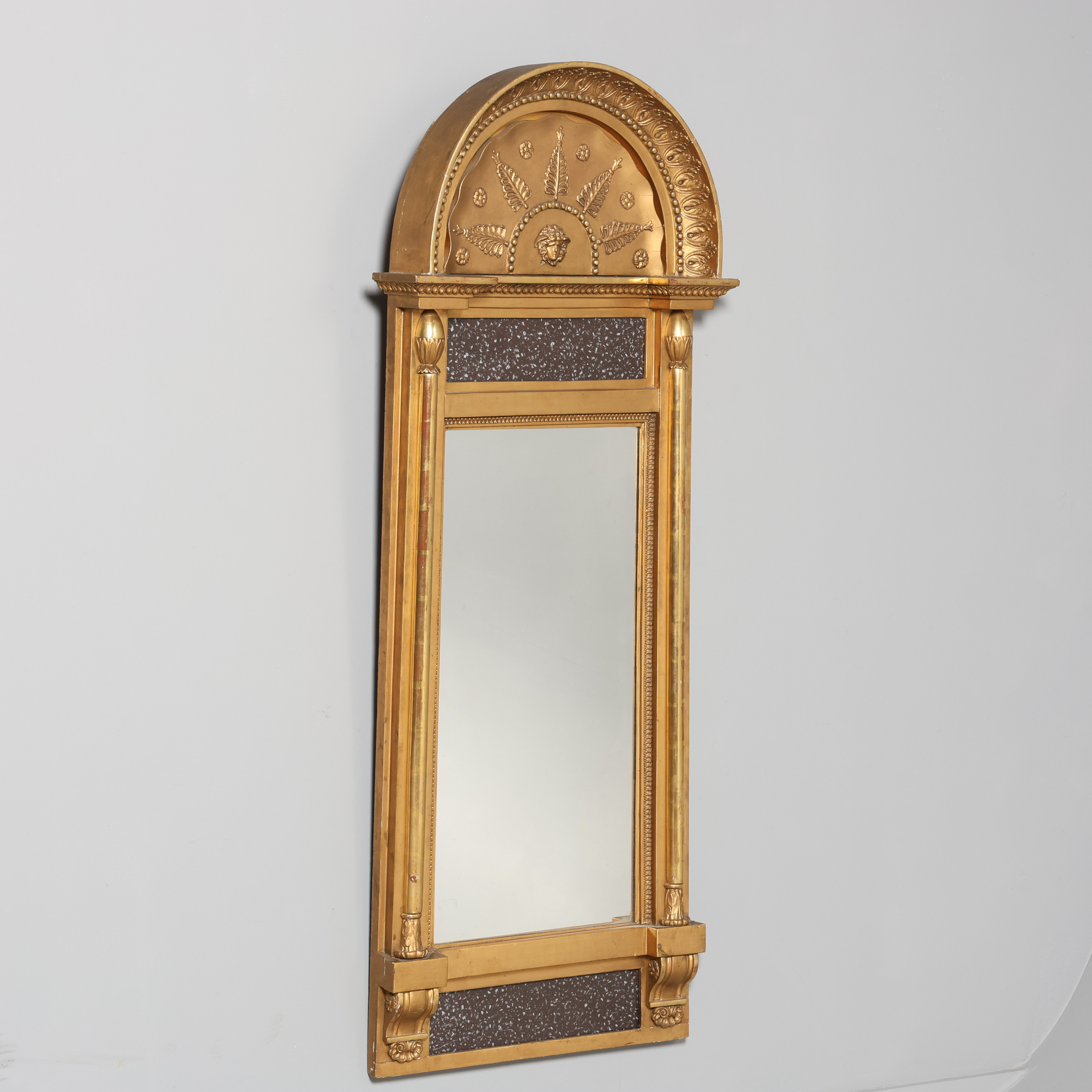 SPEGEL, förgylld träram, Empire, 1800-talets första hälft, Göteborgs Hallstämpel, Johan Martin Bergs verkstad.