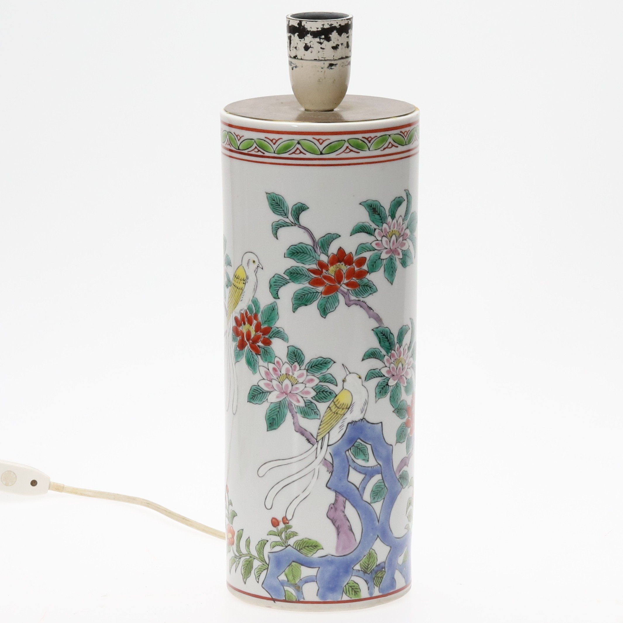 BORDSLAMPA. Porslin, Japan, omkring mitten av 1900-talet.