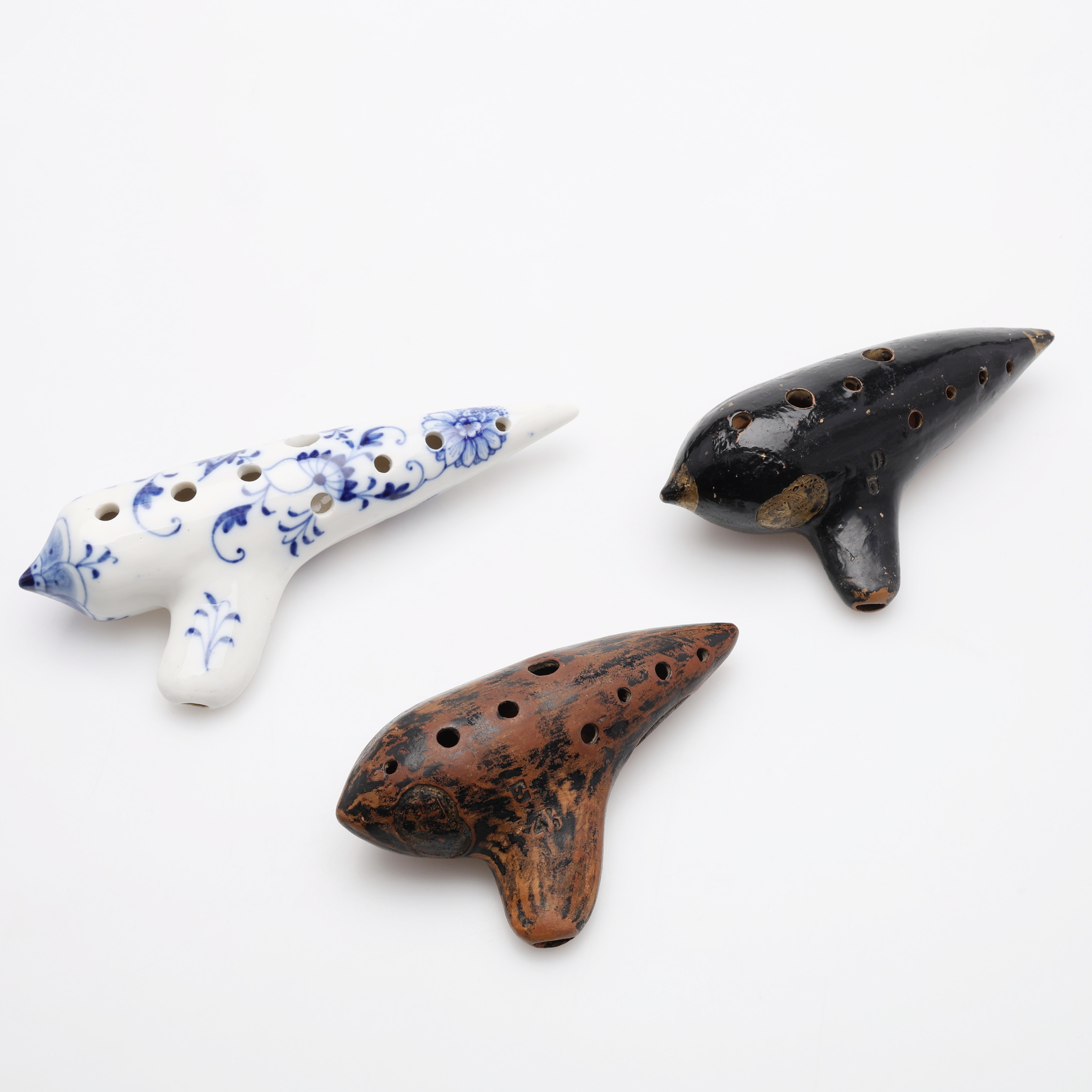 OCARINOR, 3 ST, Heinrich Fiehn, Wien mm. lergods och porslin.