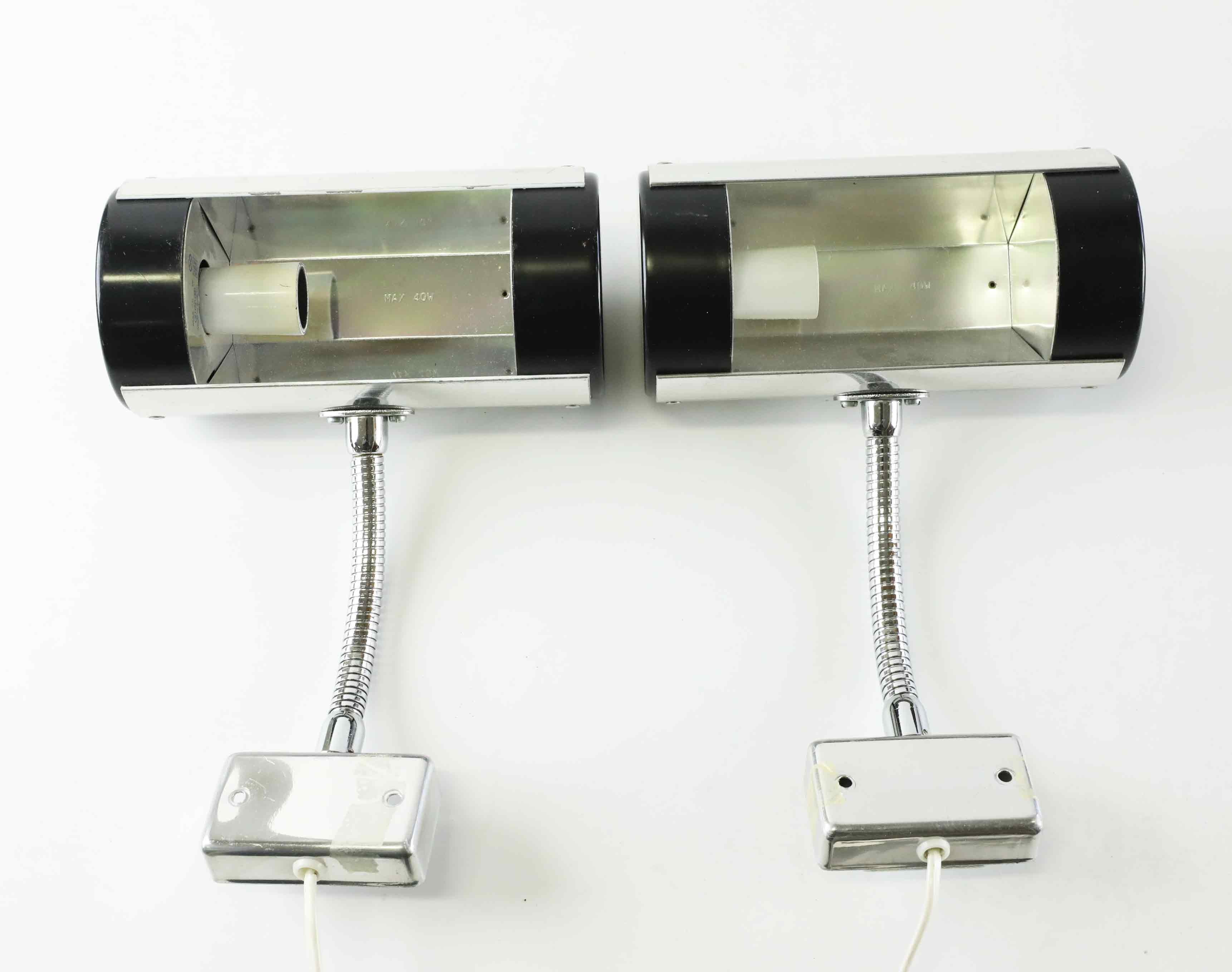 VÄGGLAMPOR, ett par, kromade, 1970/80-tal.