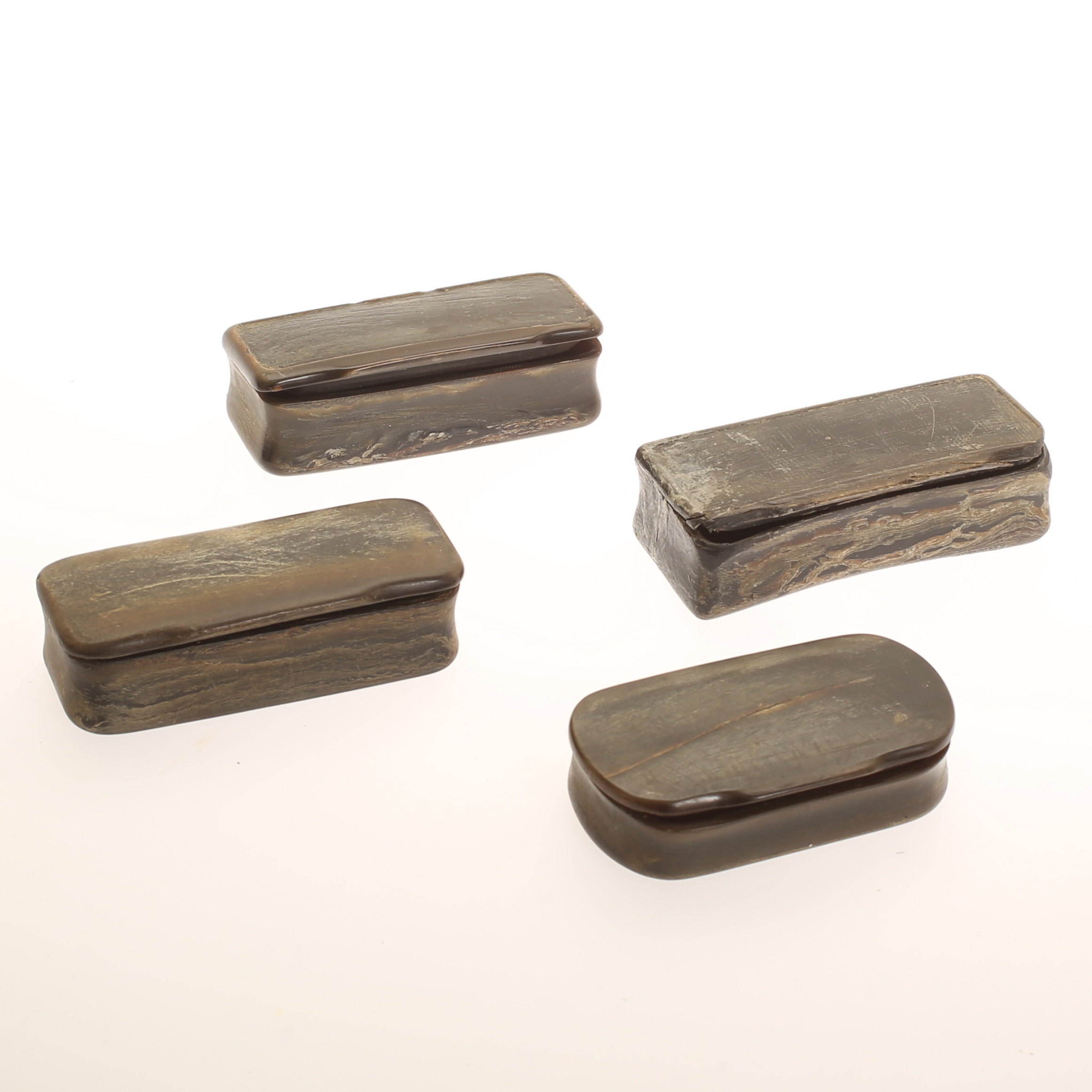 DOSOR, 4 stycken, horn, 1700-tal.