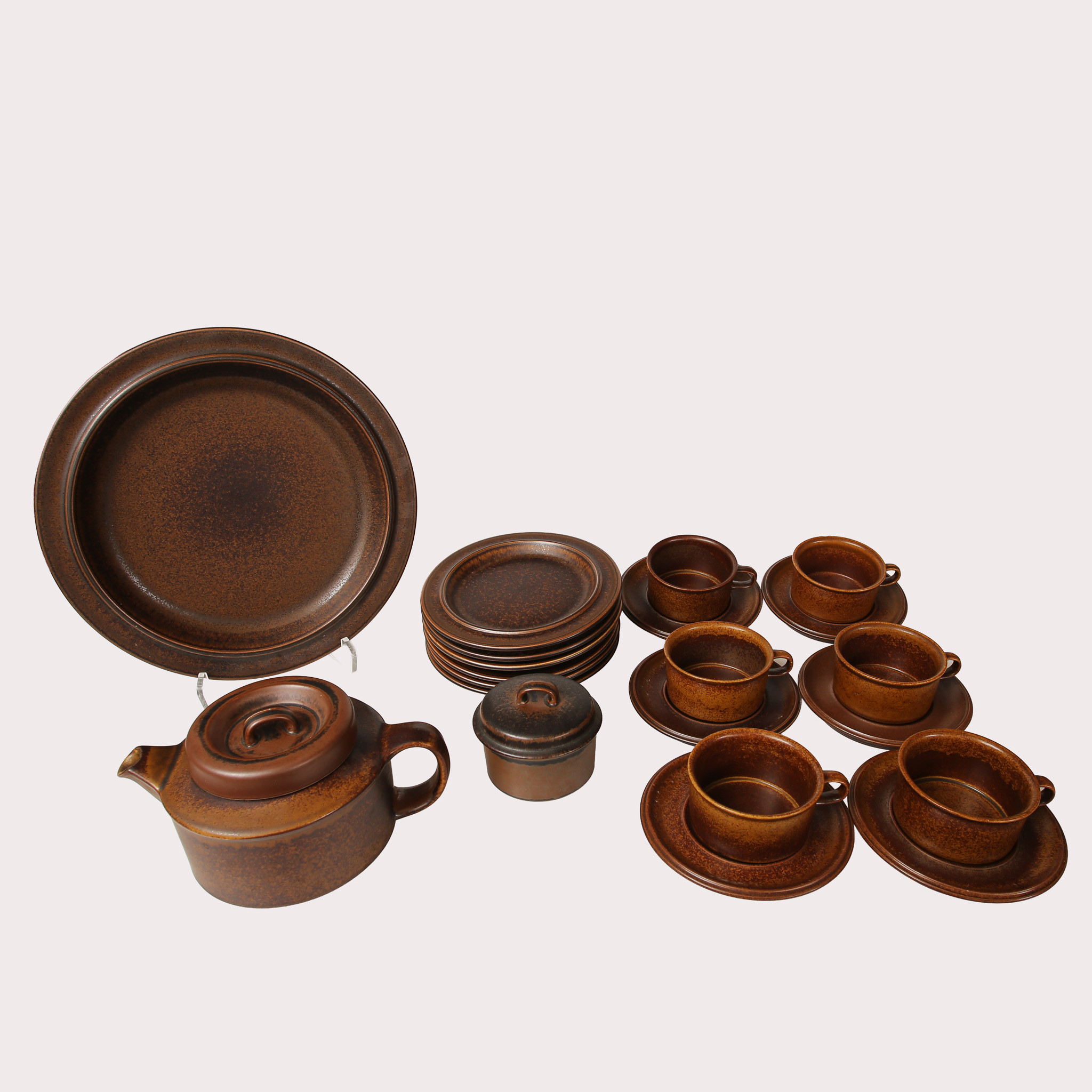 ULLA PROCOPÉ. Servisdelar, delar, stengods, "Ruska" Arabia, 21 delar.