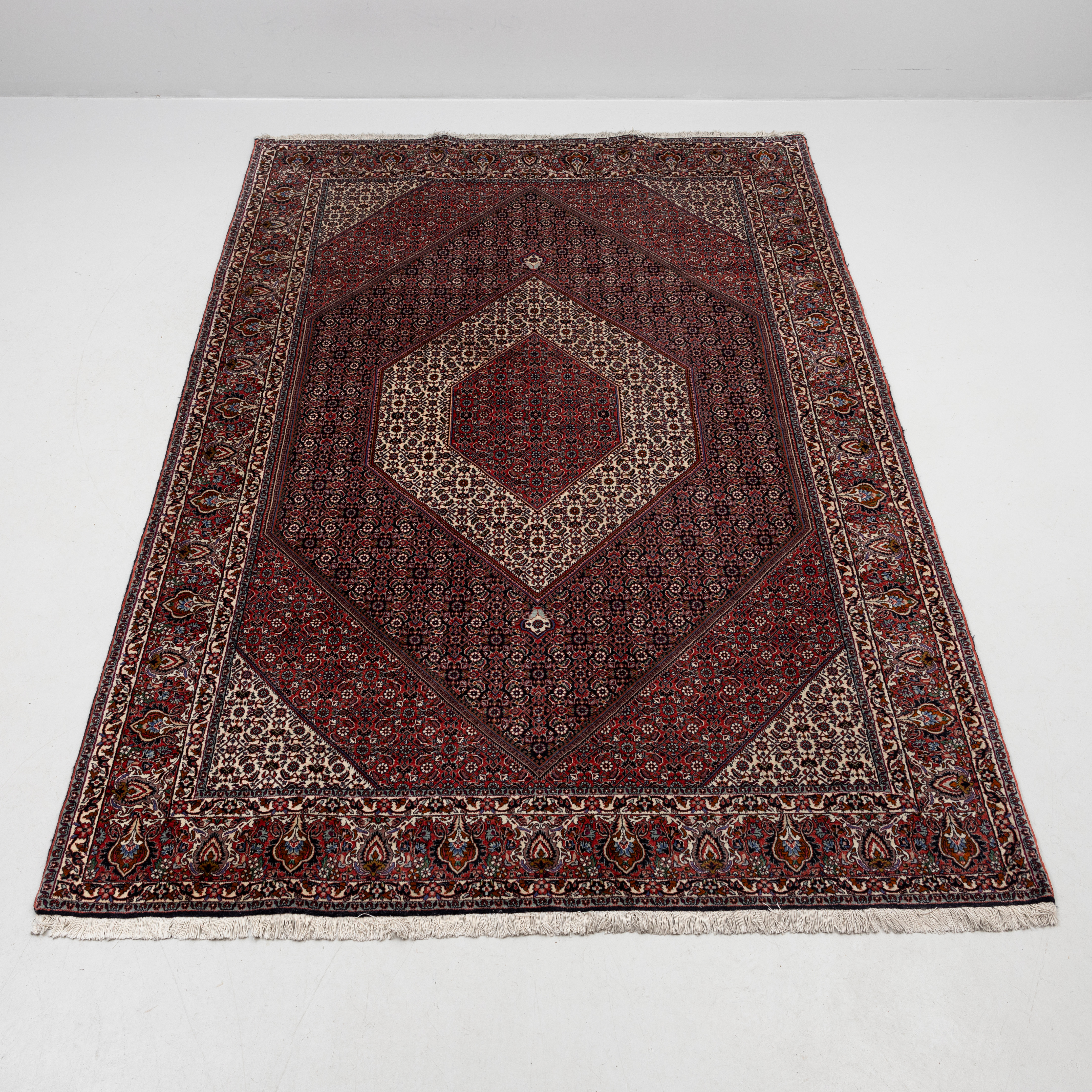 MATTA, Bidjar, Persien, ca 292x203 cm.