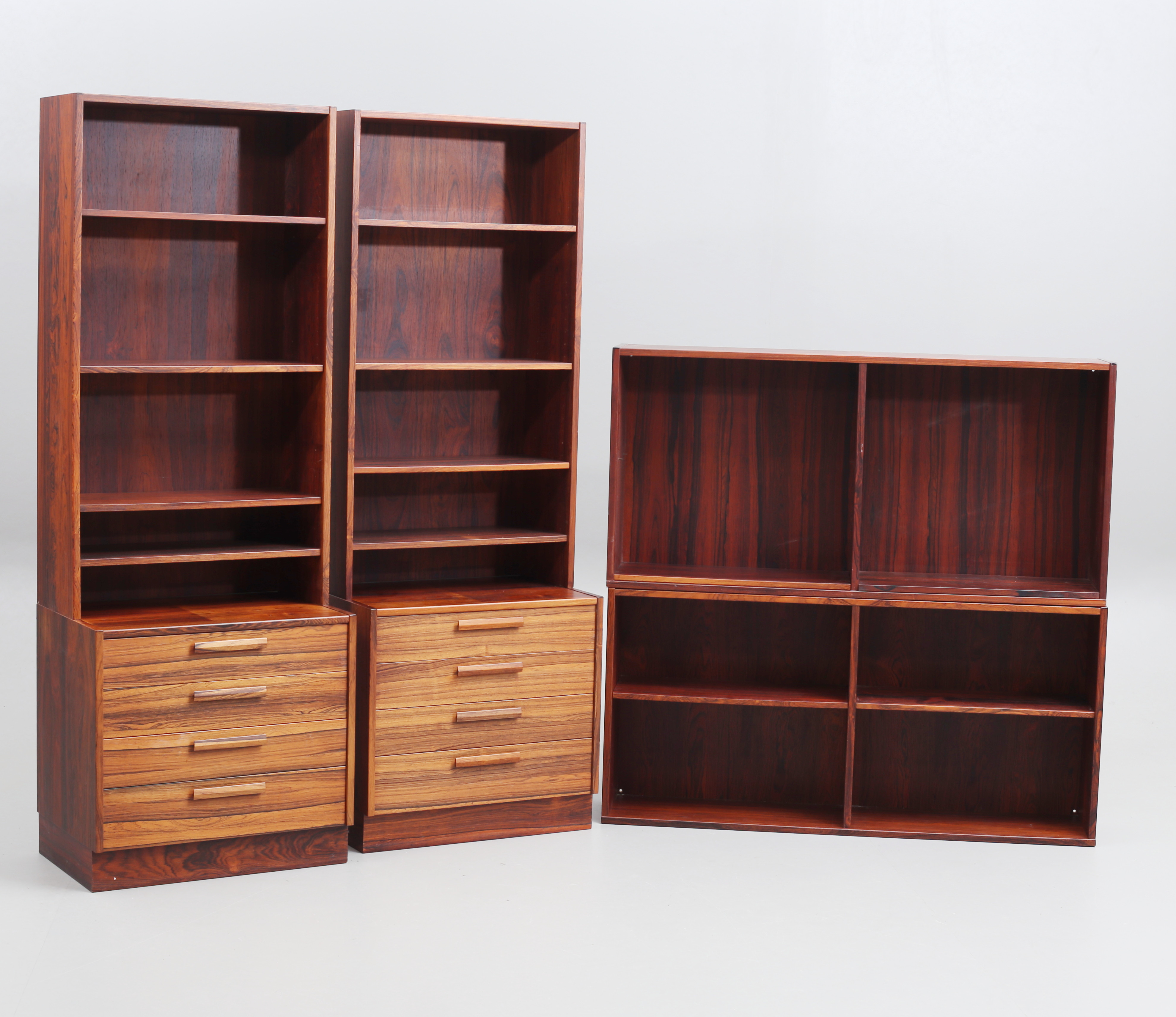 HYLLSYSTEM, med lådhurtsar, jakaranda, möjligen Nils Jonsson, "Domi Monté", Troeds, Bjärnum, 1960/70-tal.