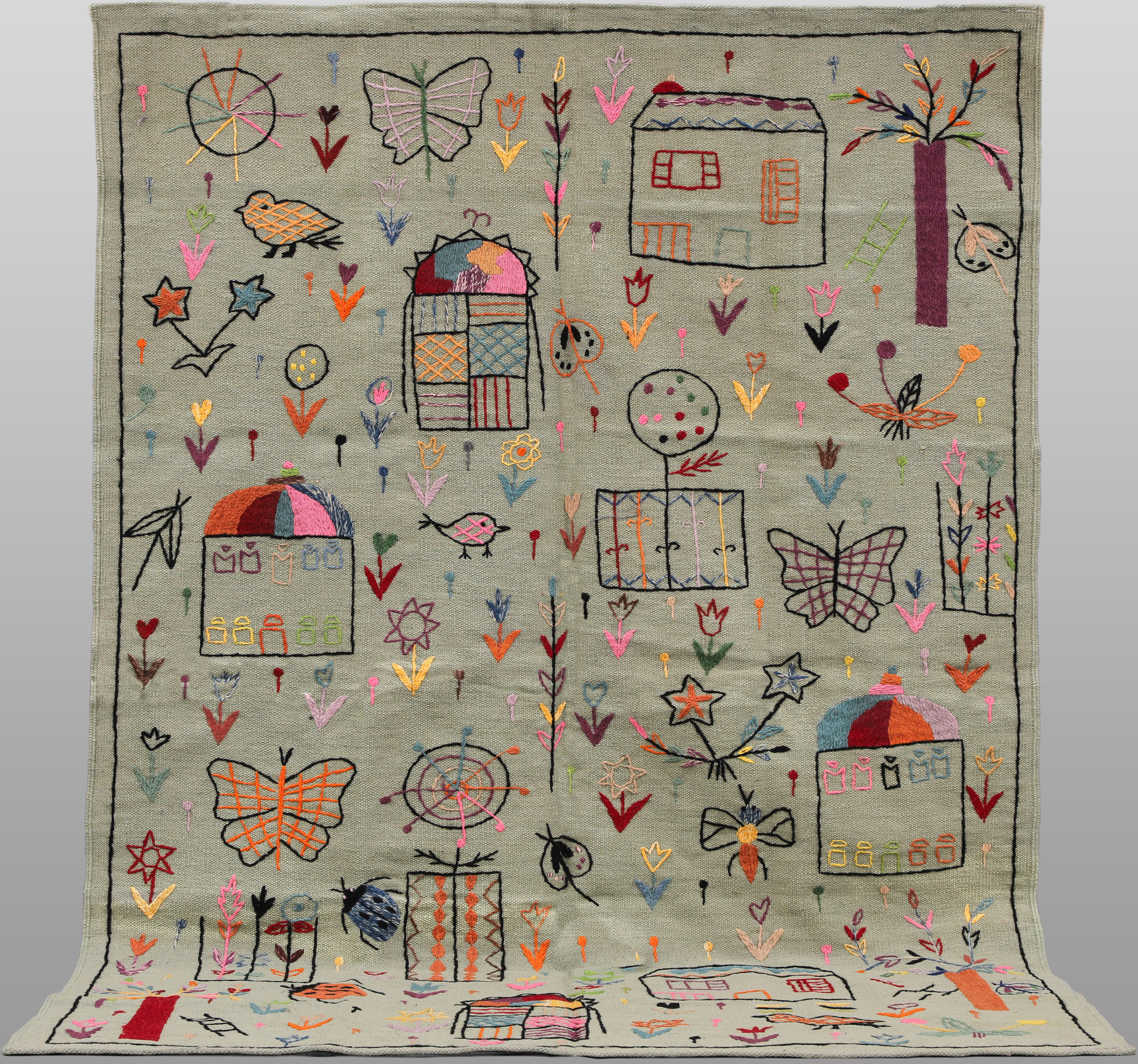 ORIENTMATTA. Kelim med handbroderad dekor, bomullsfodral på baksidan, 240 x 155 cm.