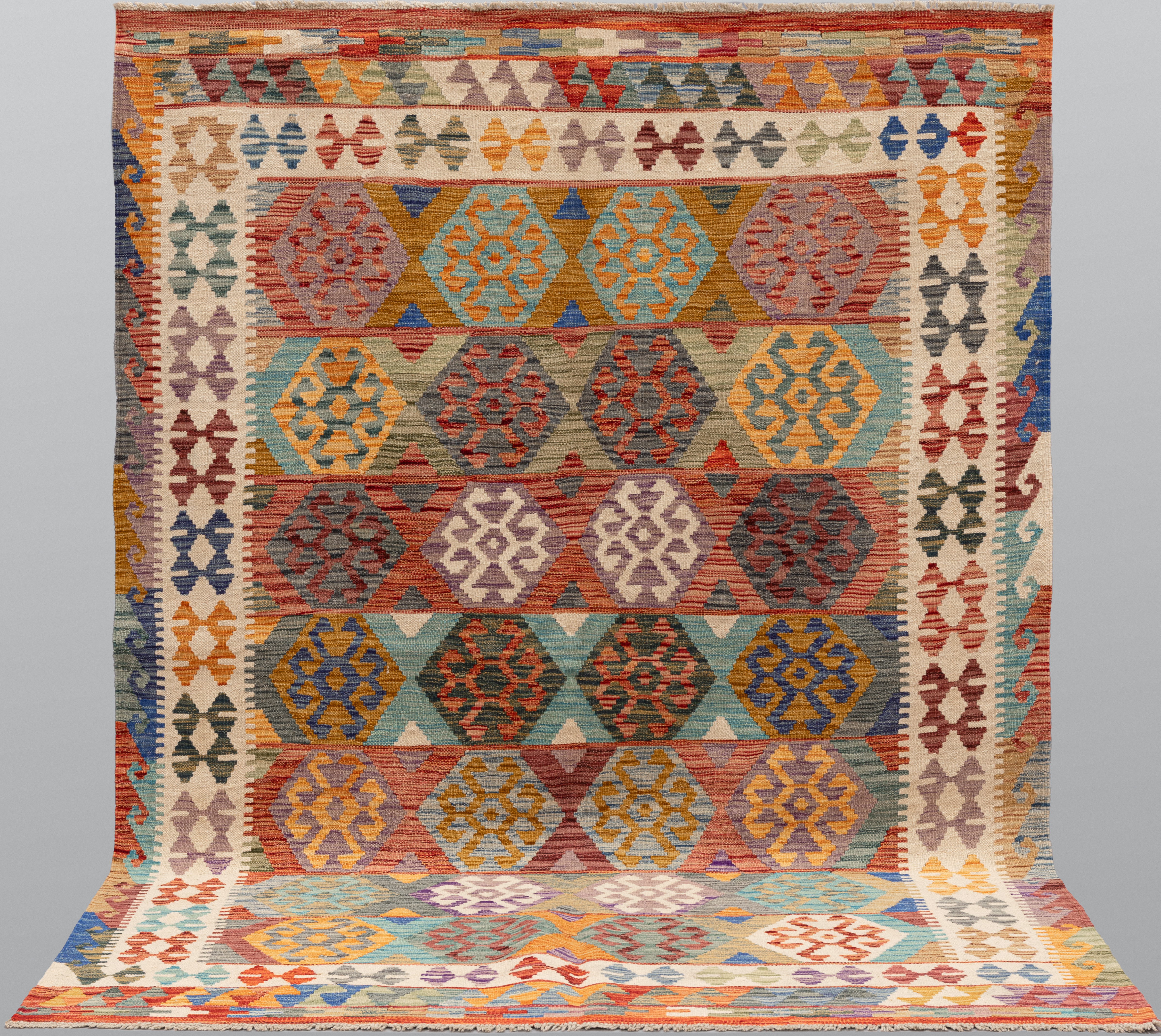 ORIENTMATTA. Kelim klassisk design, 245 x 179 cm.