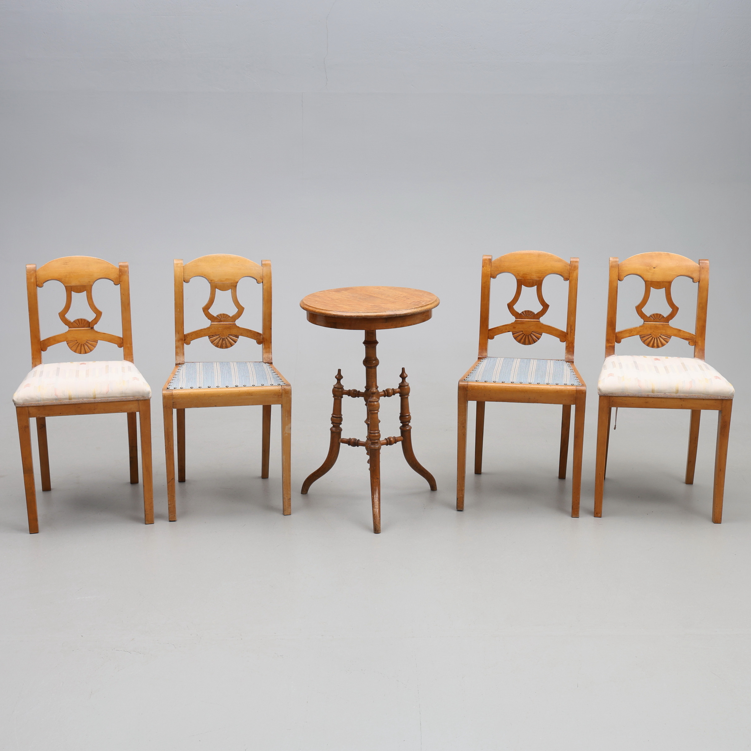 BORD OCH STOLAR. 5 delar.