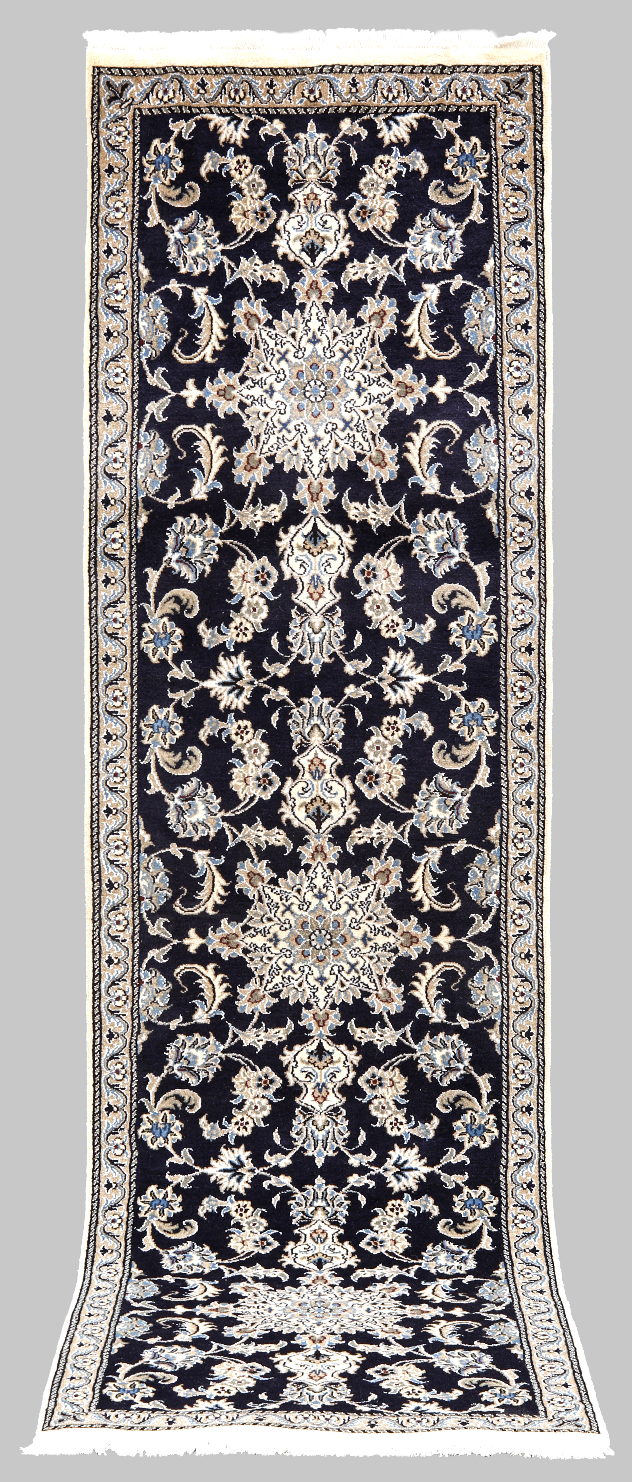 ORIENTMATTA. Nain gallerimodell, 280 x 76 cm.