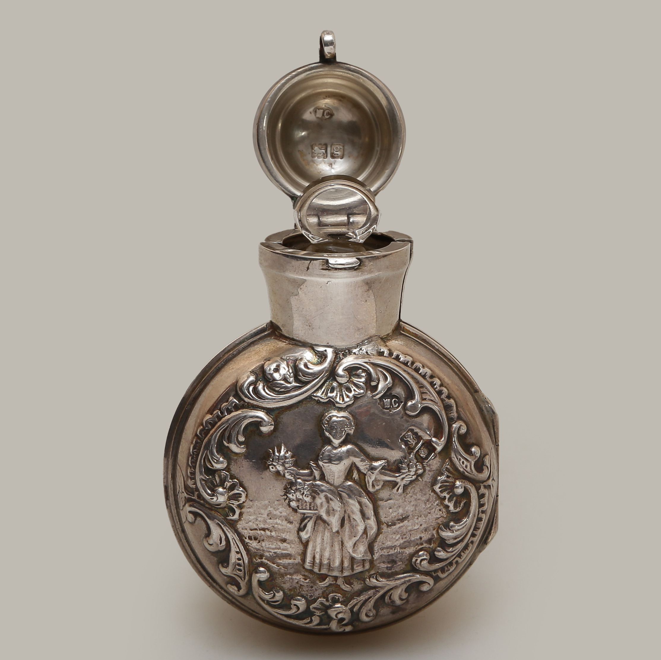 LUKTFLASKA / FLAKONG, SILVER, ENGLAND, TIDIGT 1900-TAL.