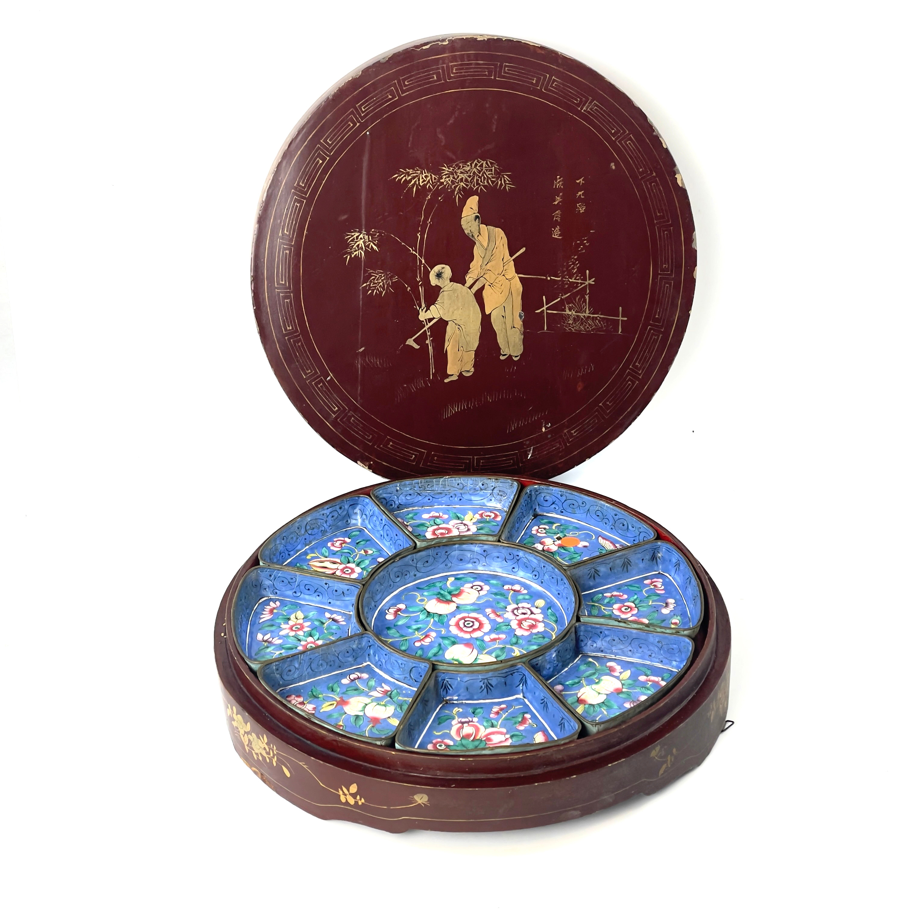 CABARET, 9 delar, emalj på mässing, Kina, 1800/1900-tal, i original ask i trä.