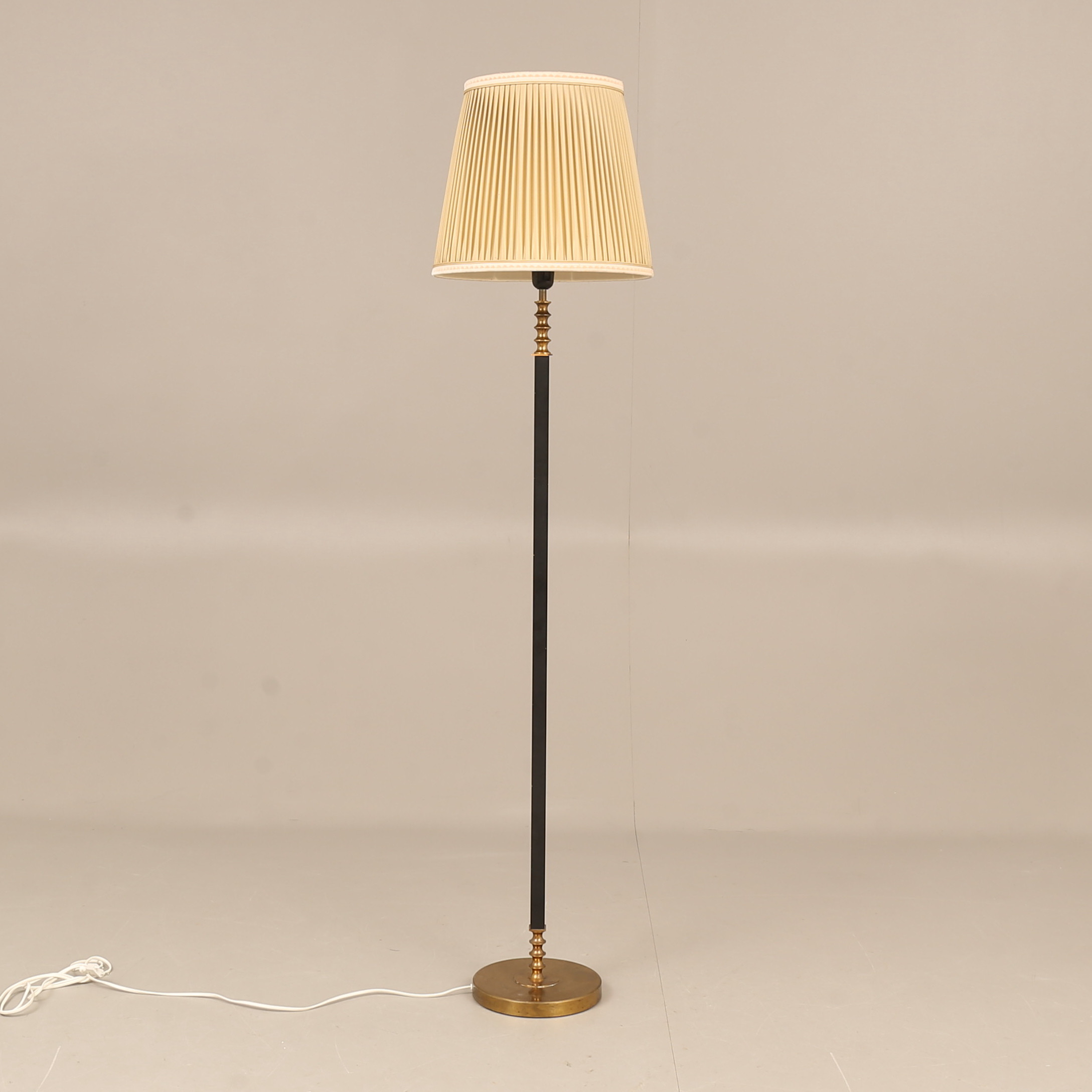 HARALD NOTINI. Golvlampa, modell 15784, Arvid Böhlmarks Lampfabrik, 1960-tal.