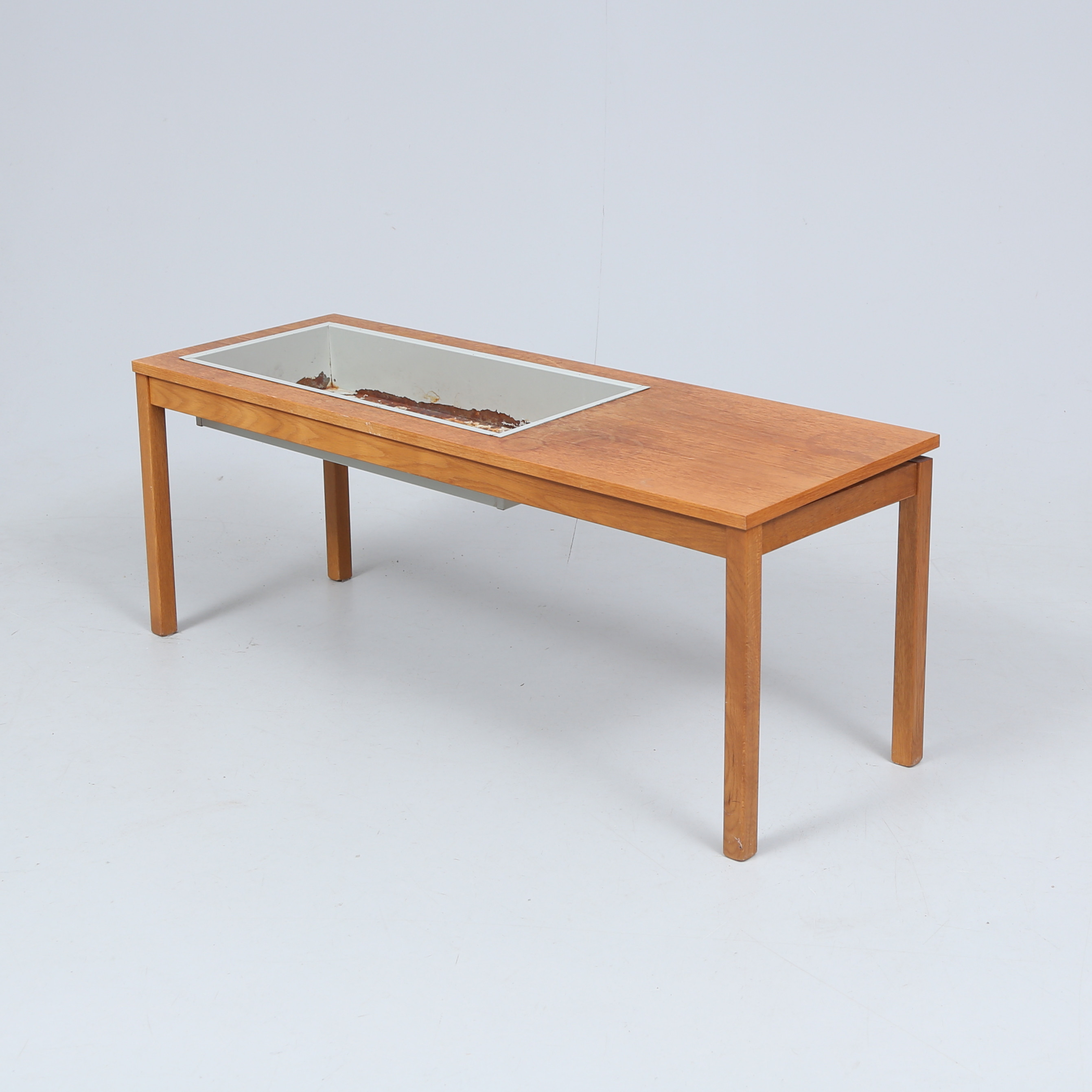 BLOMBORD, teak, med insats i metall.