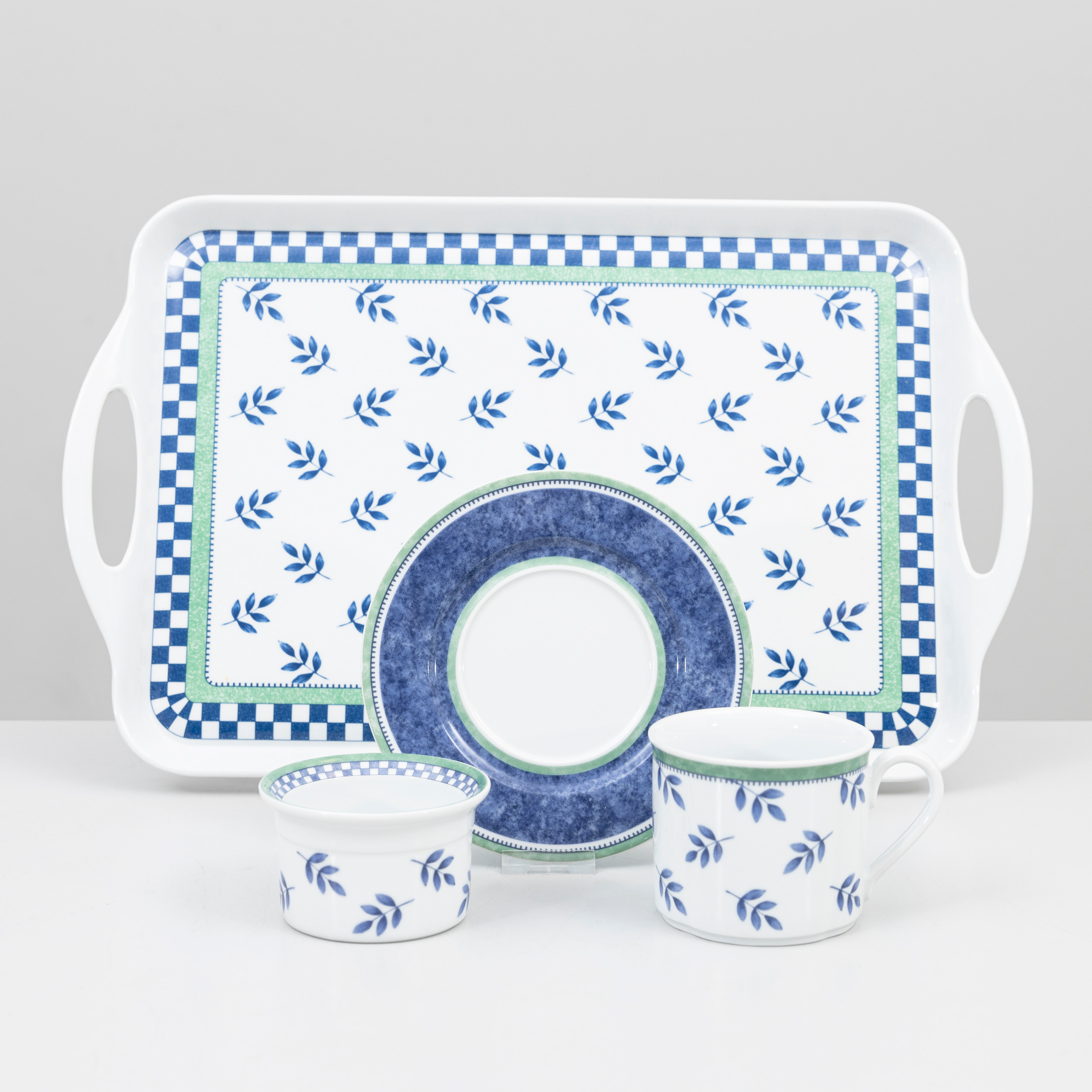 KAFFESERVIS samt BRICKA, 23 delar, porslin och plast, "Switch 3", Villeroy & Boch, Tyskland.