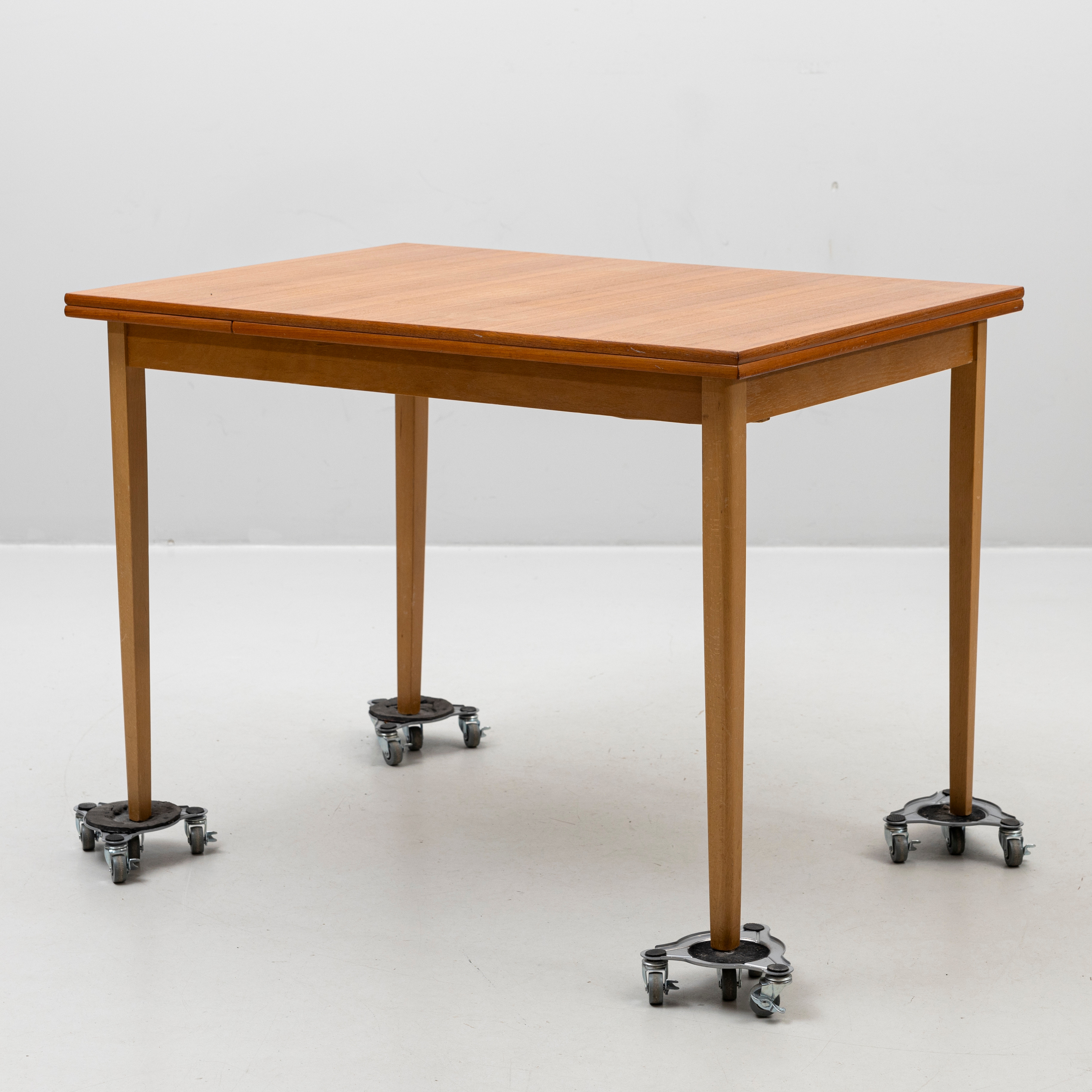 MATBORD, teak och bok, nr: 105, VDN, 1950/60-tal.