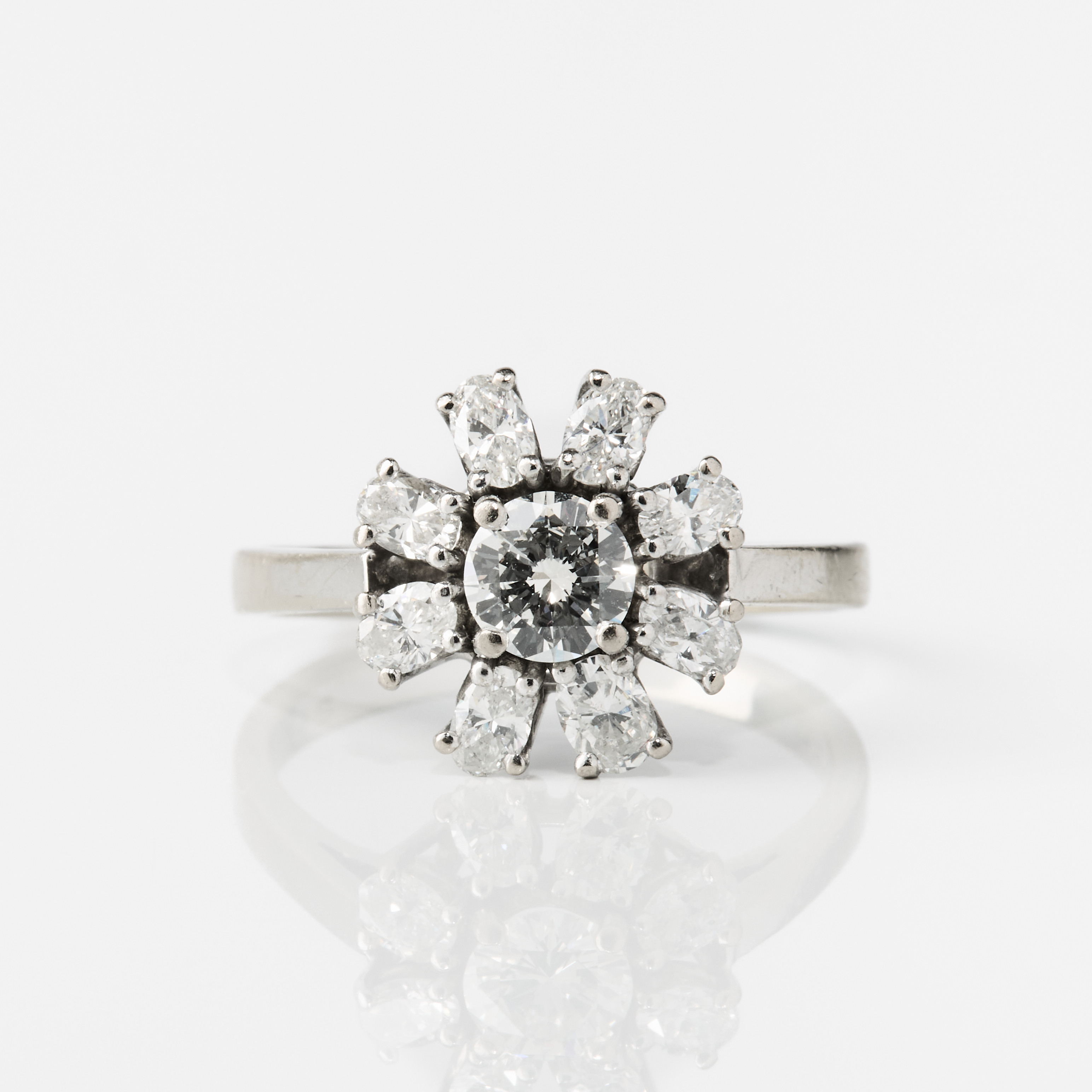 CARL BUCHERER. Ring, 18K vitguld med diamanter, Schweiz 1990-tal.