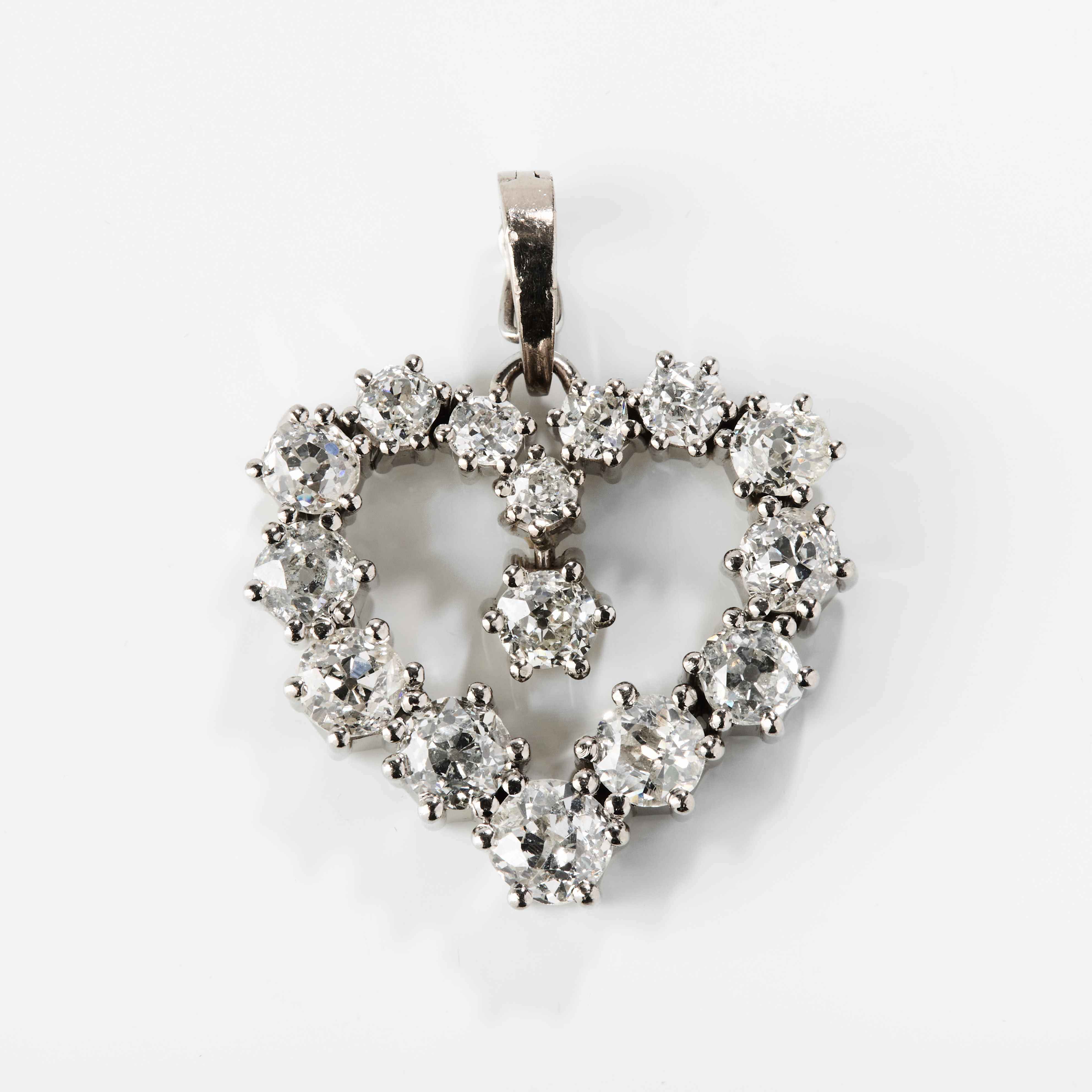 HÄNGE, 18K vitguld med diamanter, Stockholm, 1994.