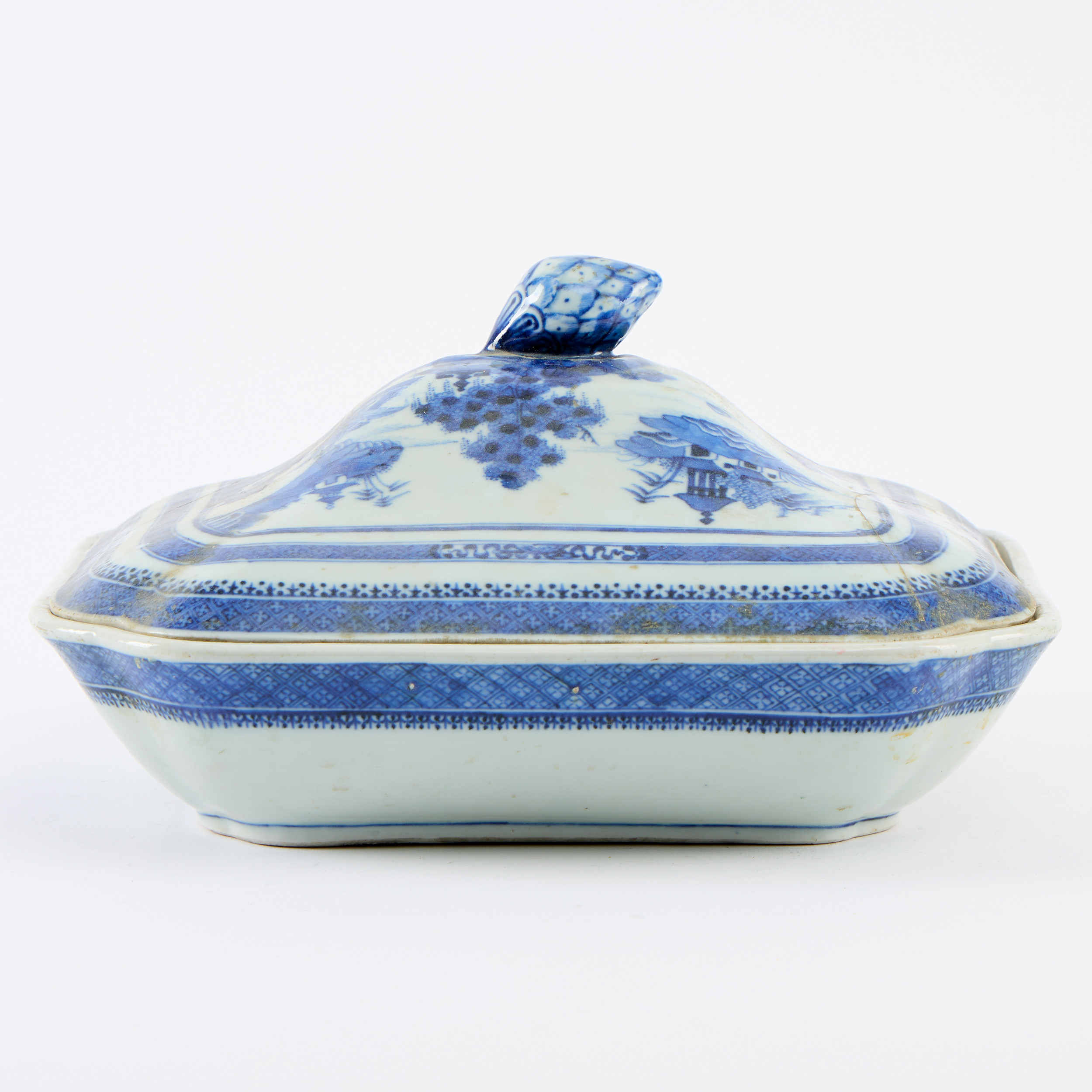 KAROTT MED LOCK, Kina, 17-1800-tal. Porslin, dekor i underglasyr blått.