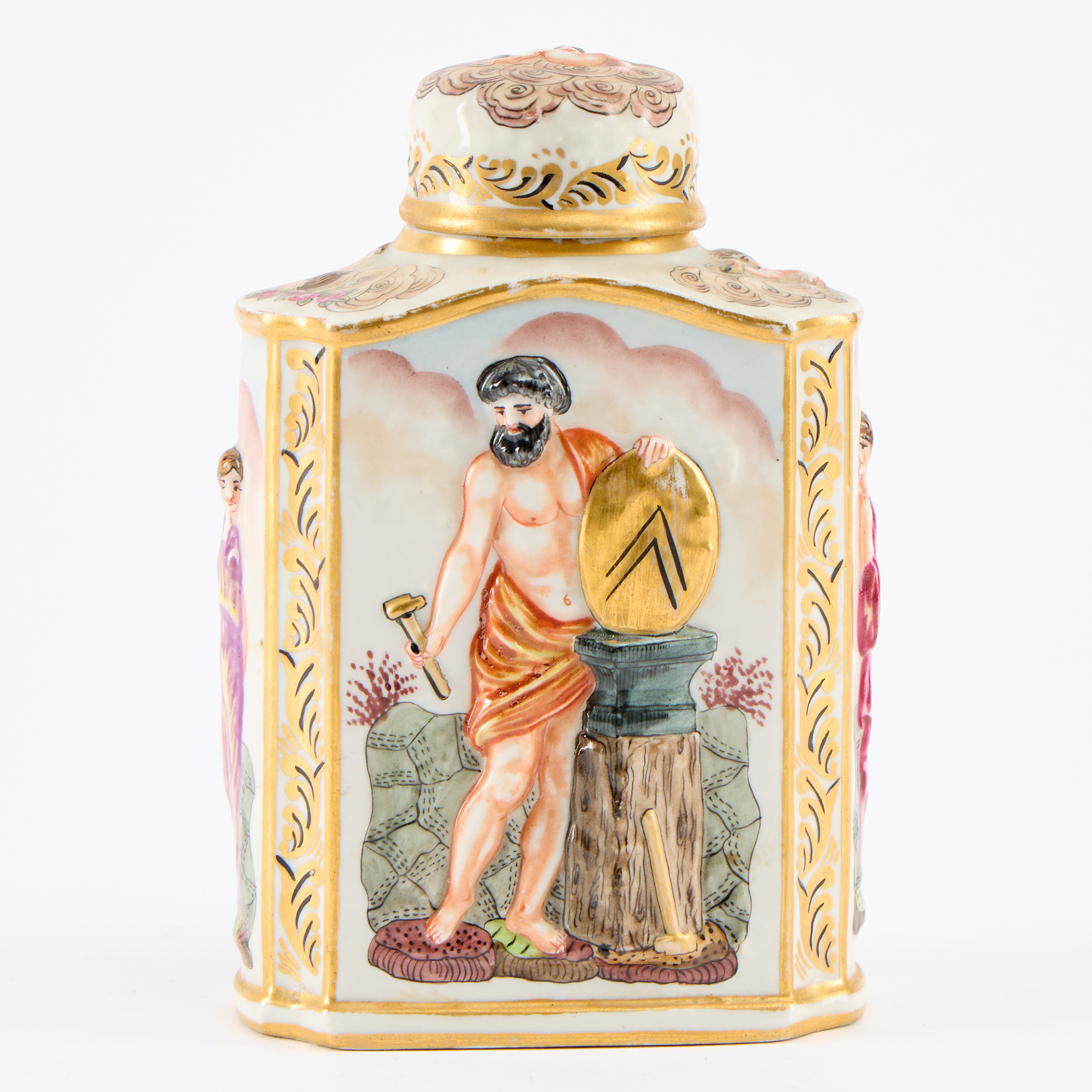 TEDOSA MED LOCK, Capodimonte, Neapel, 1900-talets första hälft. Porslin med målad dekor i relief.