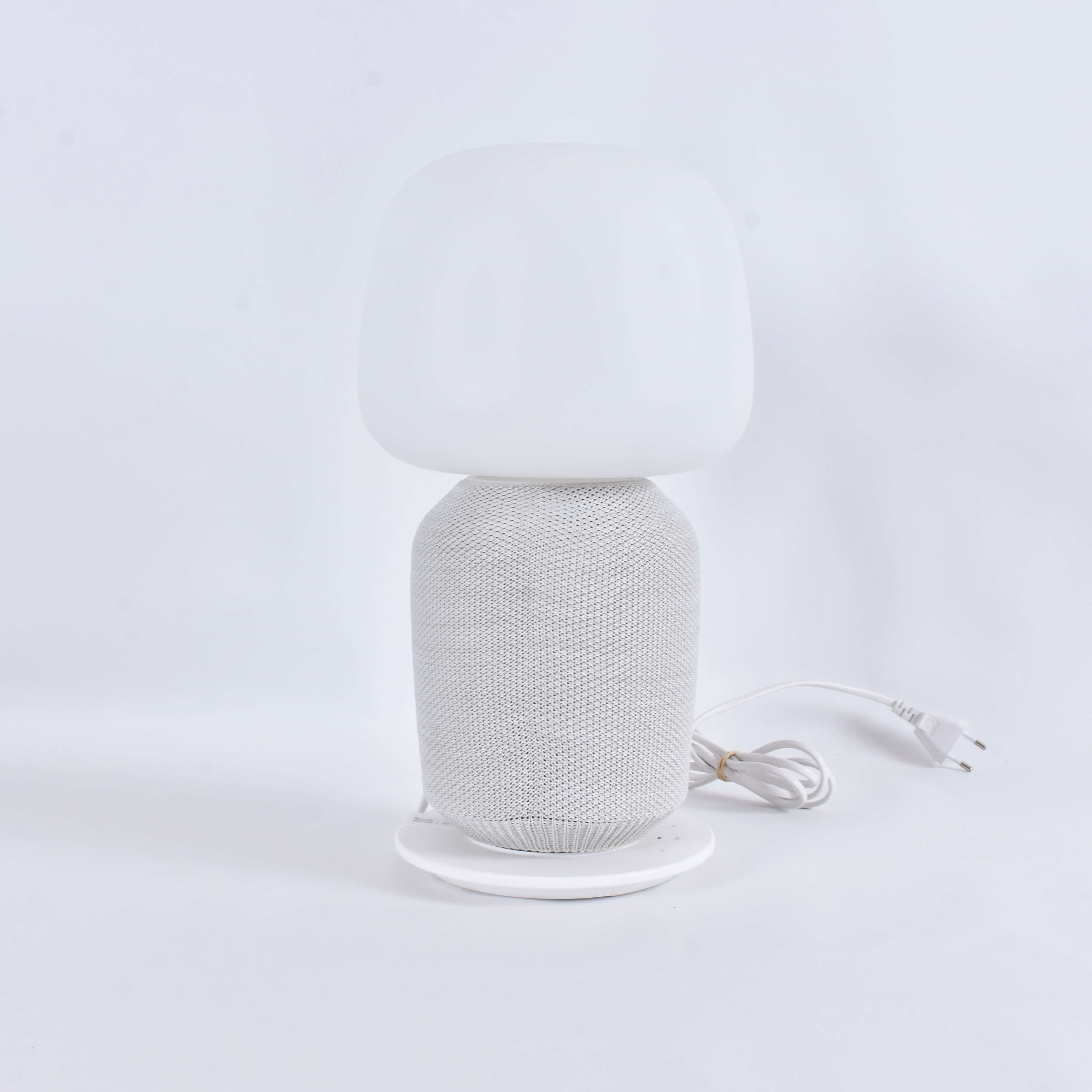 ANDREAS FREDRIKSSON/IINA VUORIVIRTA. bordslampa med WIFI-högtalare, IKEA Symfonisk.
